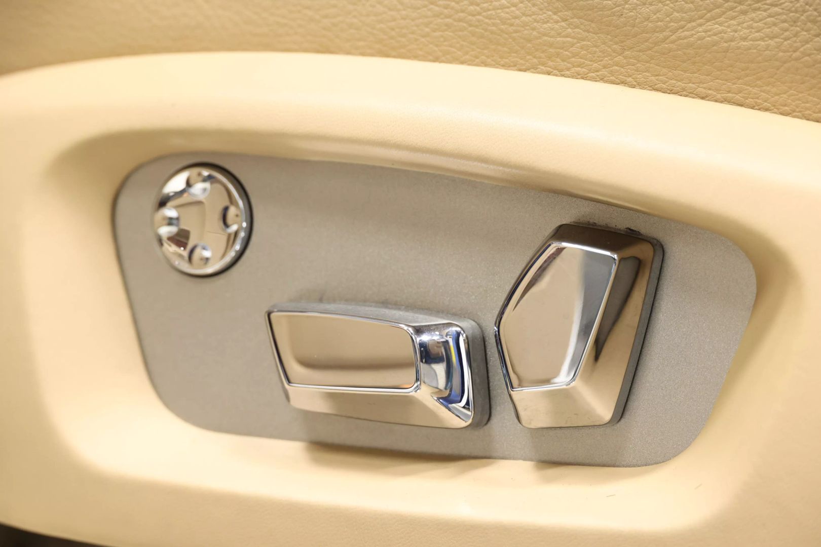 2010 Rolls-royce Ghost - Image 14