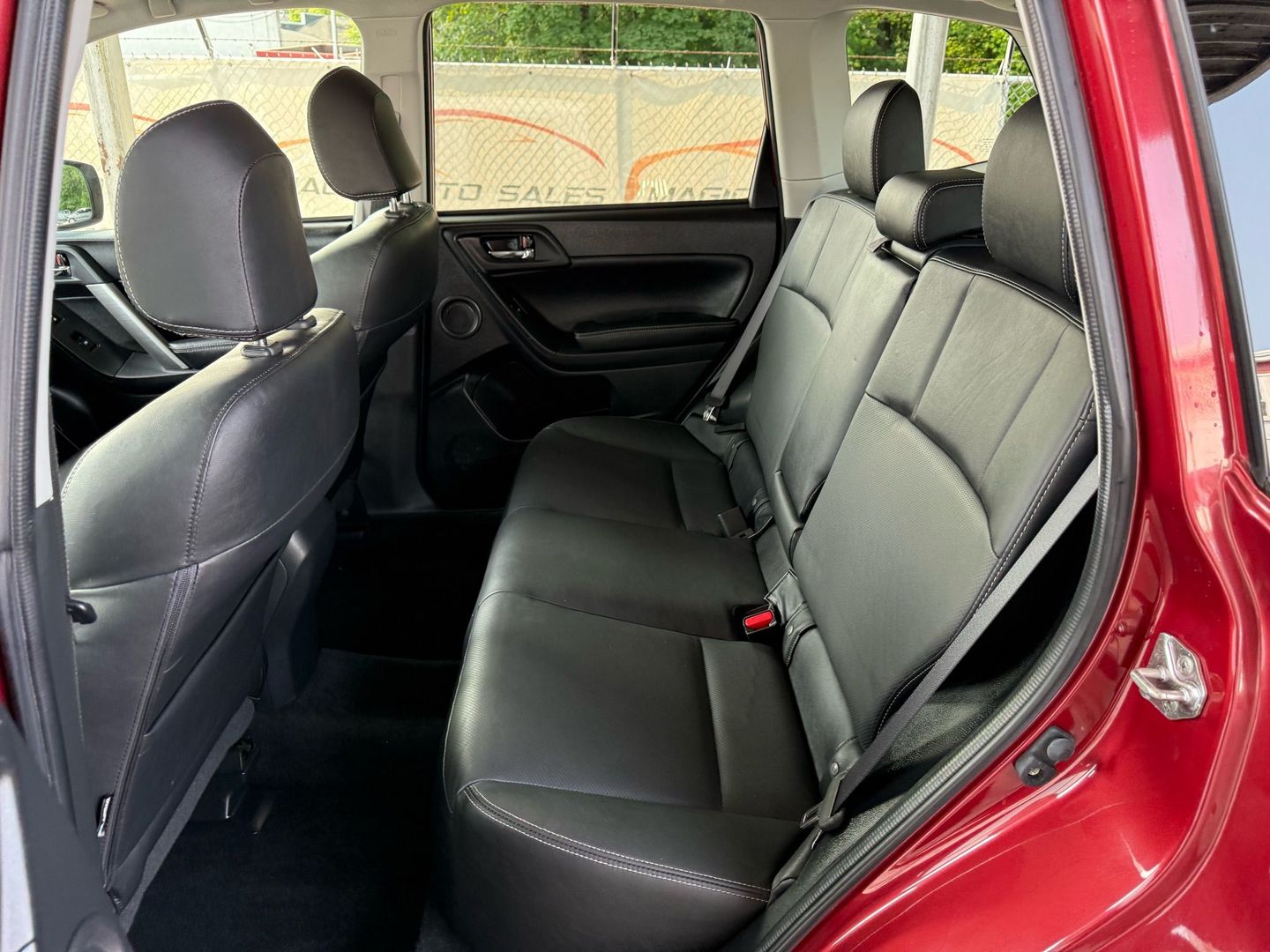 2015 Subaru Forester - Image 18