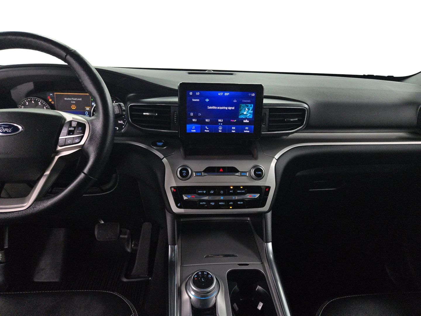 2022 Ford Explorer - Image 13