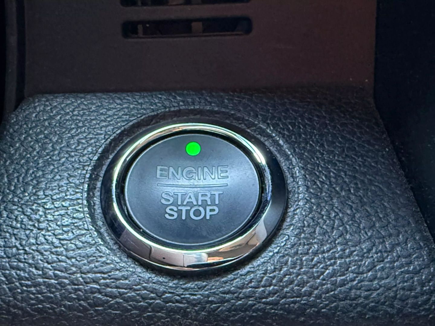 2020 Ford F250 Super Duty Crew Cab - Image 35