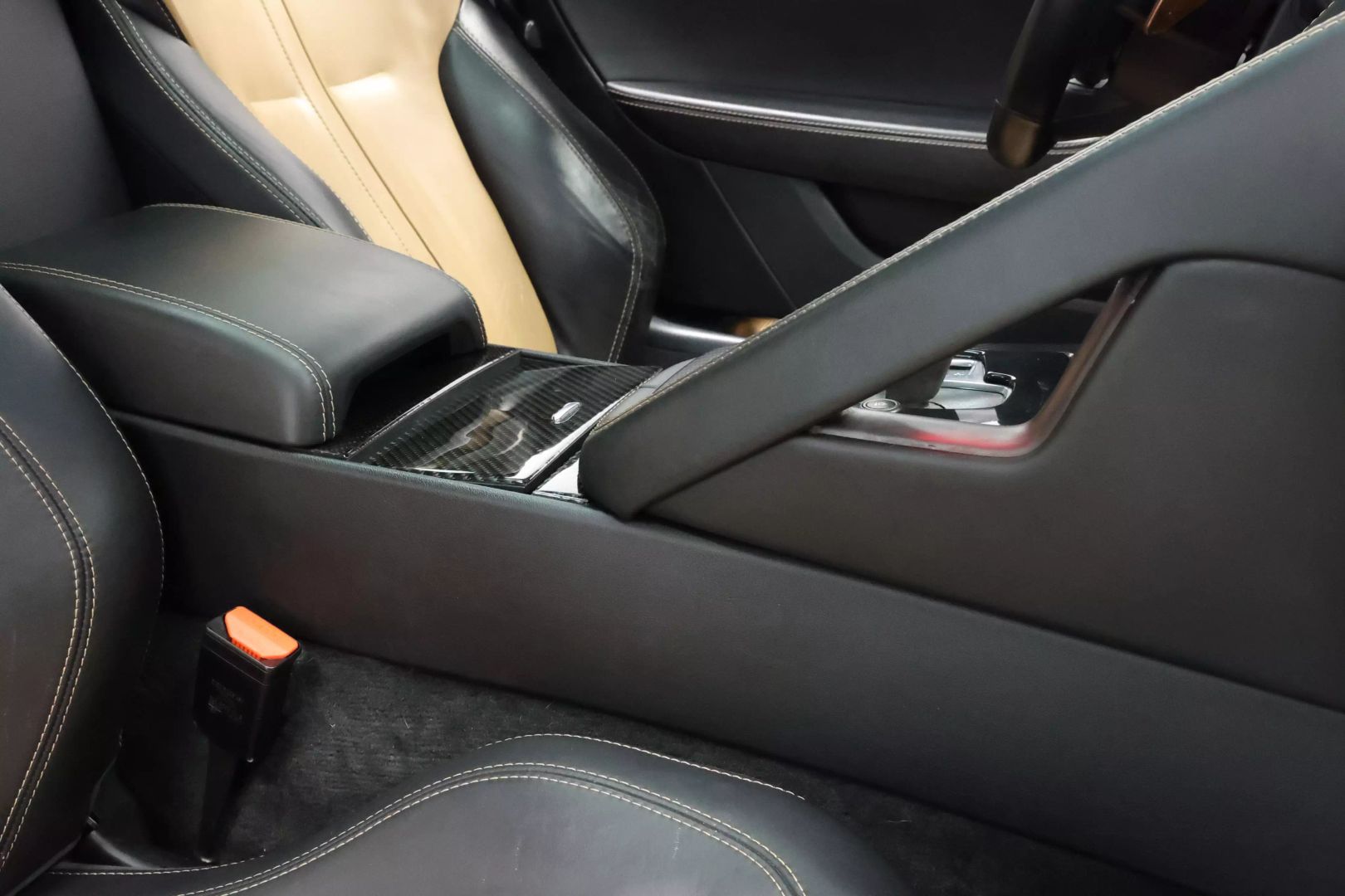 2015 Jaguar F-type - Image 62