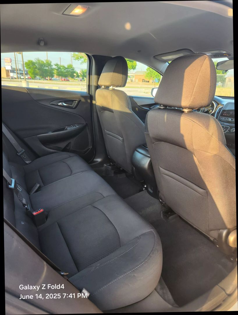 2020 Chevrolet Malibu - Image 15