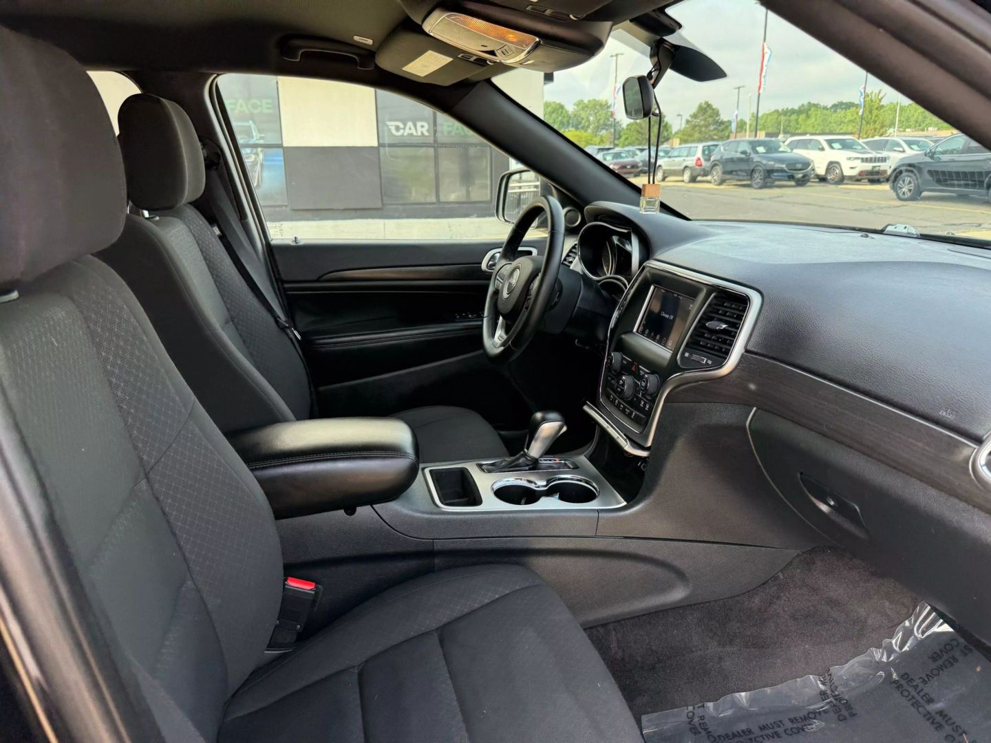 2018 Jeep Grand Cherokee - Image 24