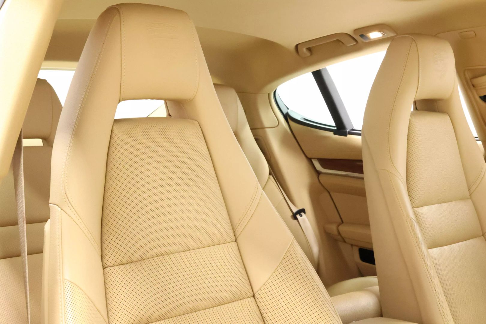 2014 Porsche Panamera - Image 104