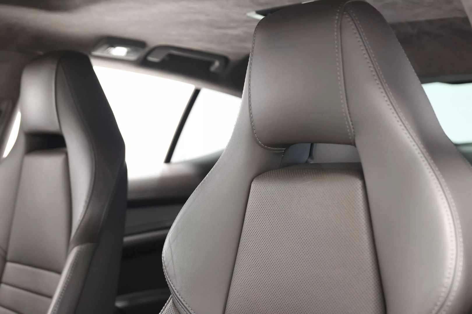2014 Porsche Panamera - Image 19