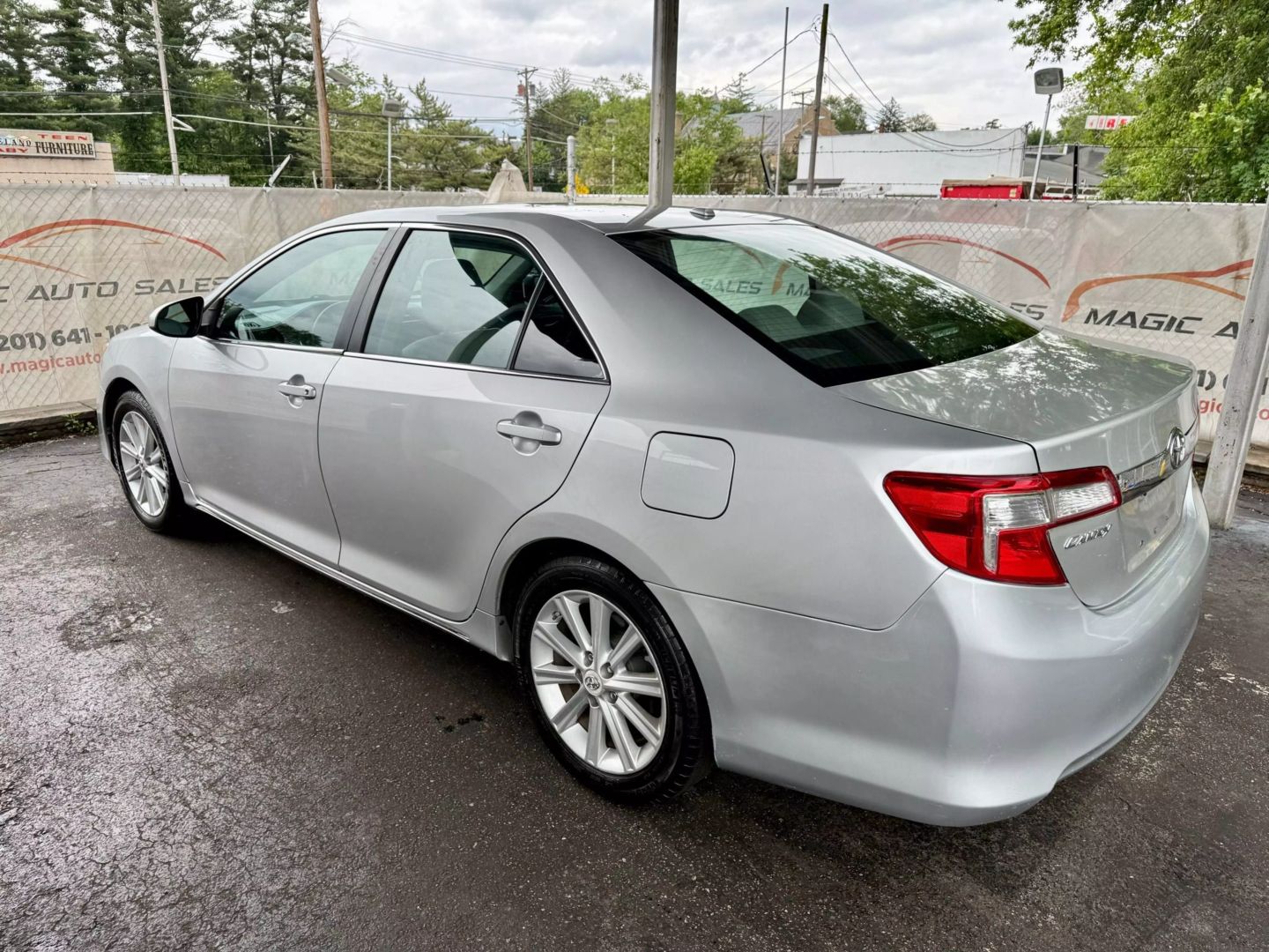 2012 Toyota Camry - Image 12