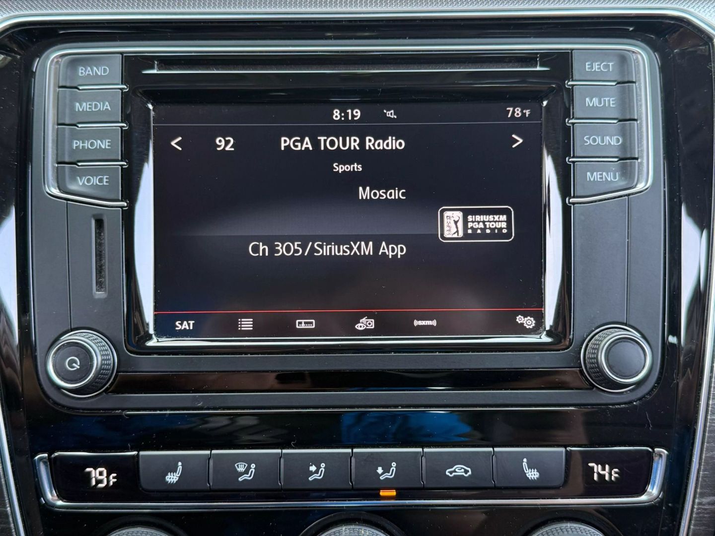 2017 Volkswagen Passat - Image 33