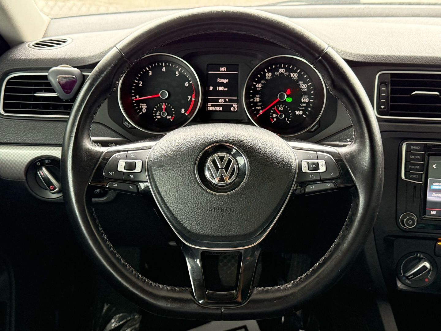 2017 Volkswagen Jetta - Image 32