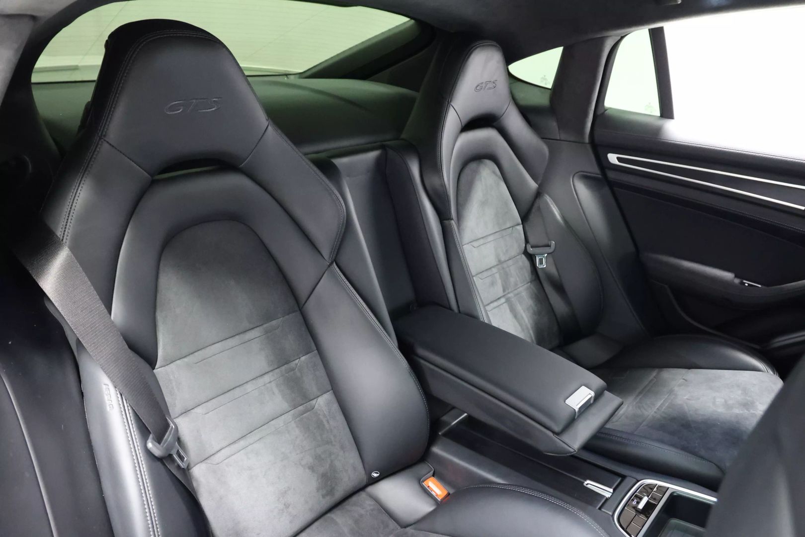 2020 Porsche Panamera - Image 79