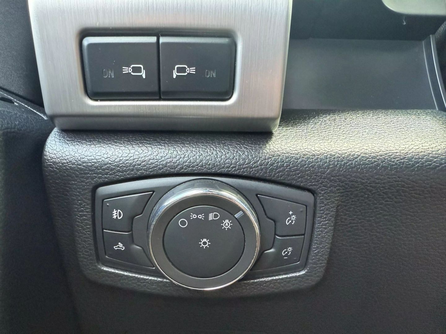 2017 Ford F250 Super Duty Crew Cab - Image 15