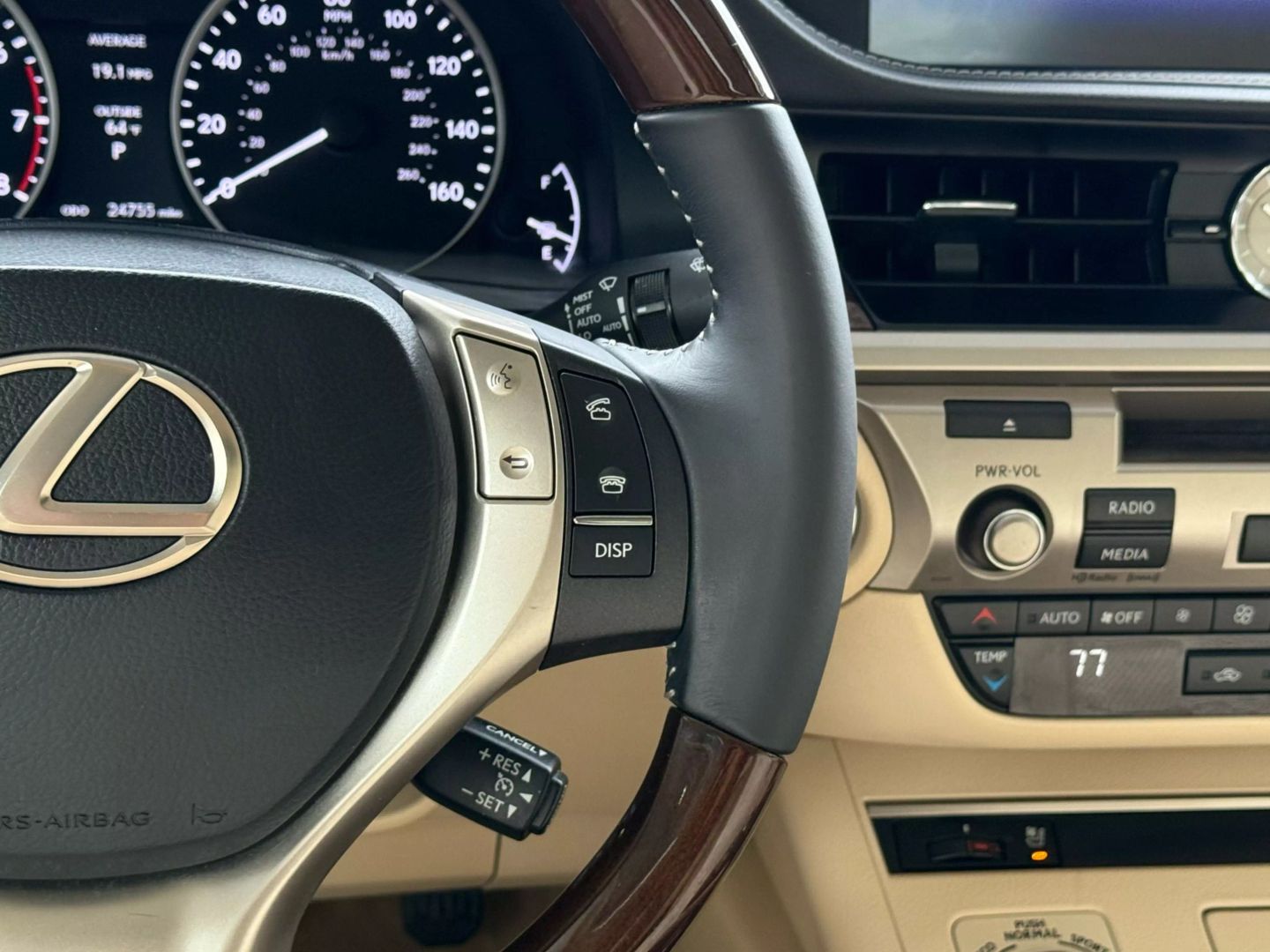 2015 Lexus Es - Image 37