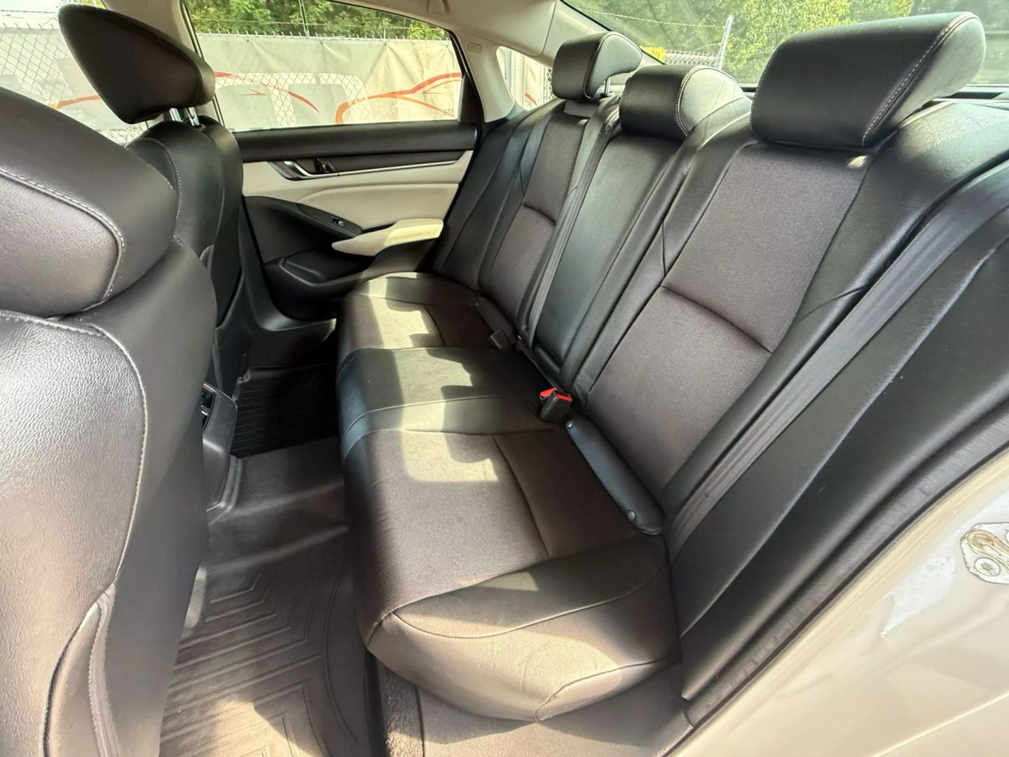 2018 Honda Accord - Image 19