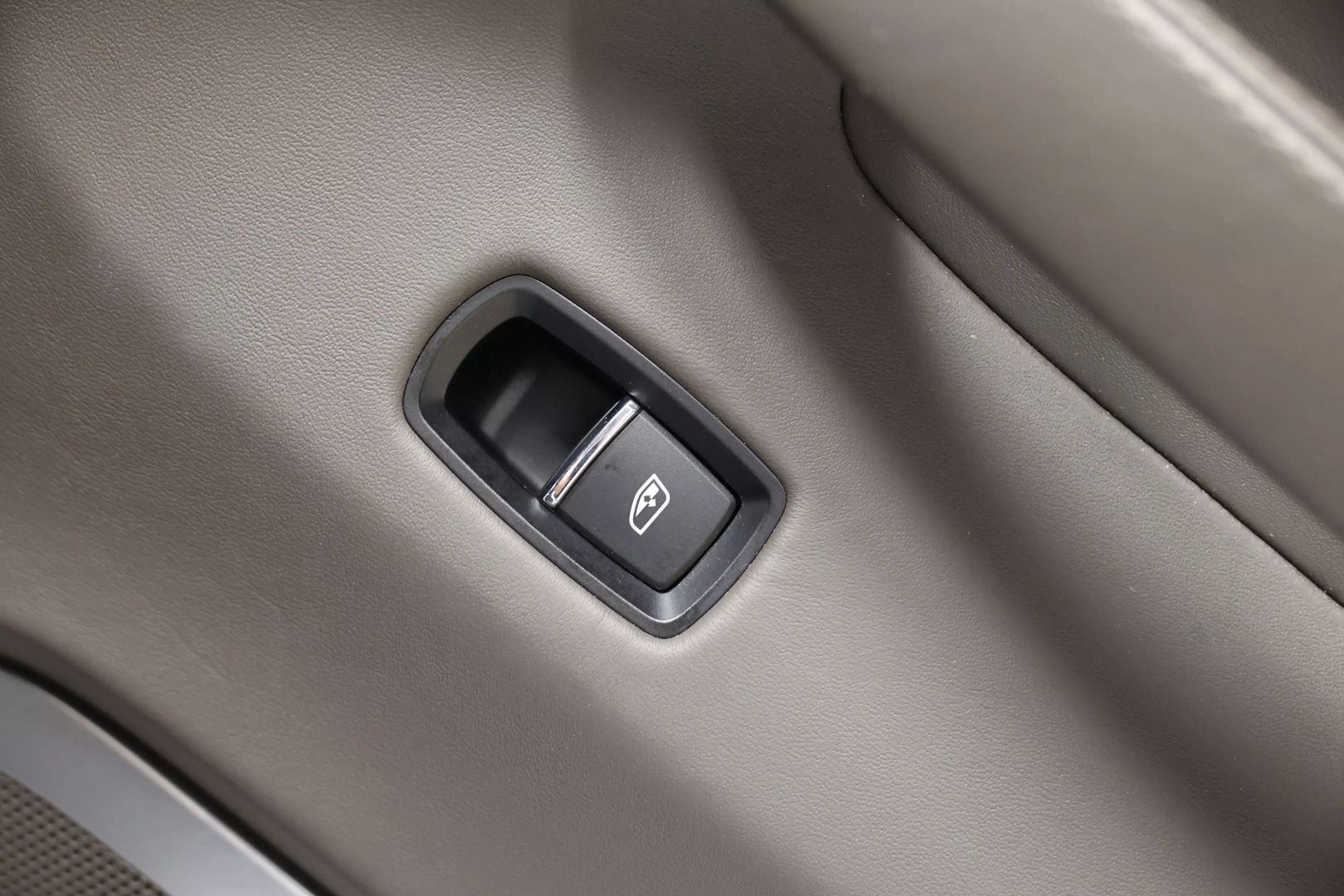 2014 Porsche Panamera - Image 82