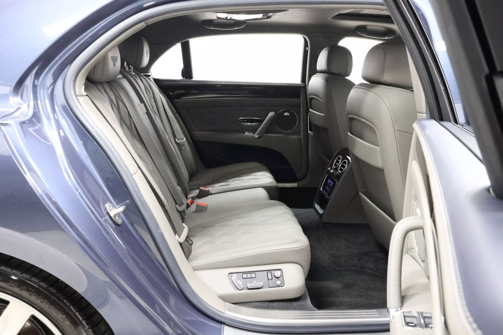 2016 Bentley Flying Spur - Image 70