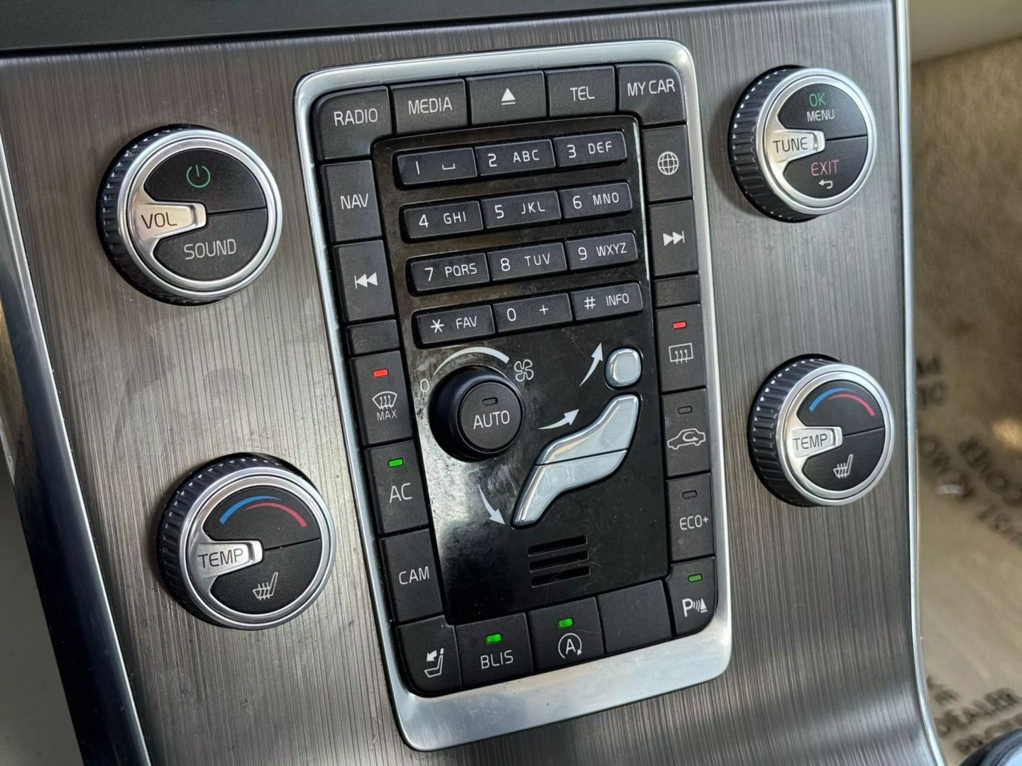 2015 Volvo S60 - Image 41