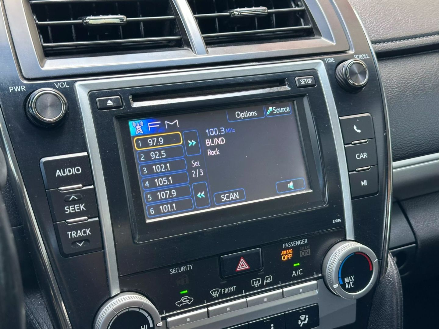 2014 Toyota Camry - Image 32