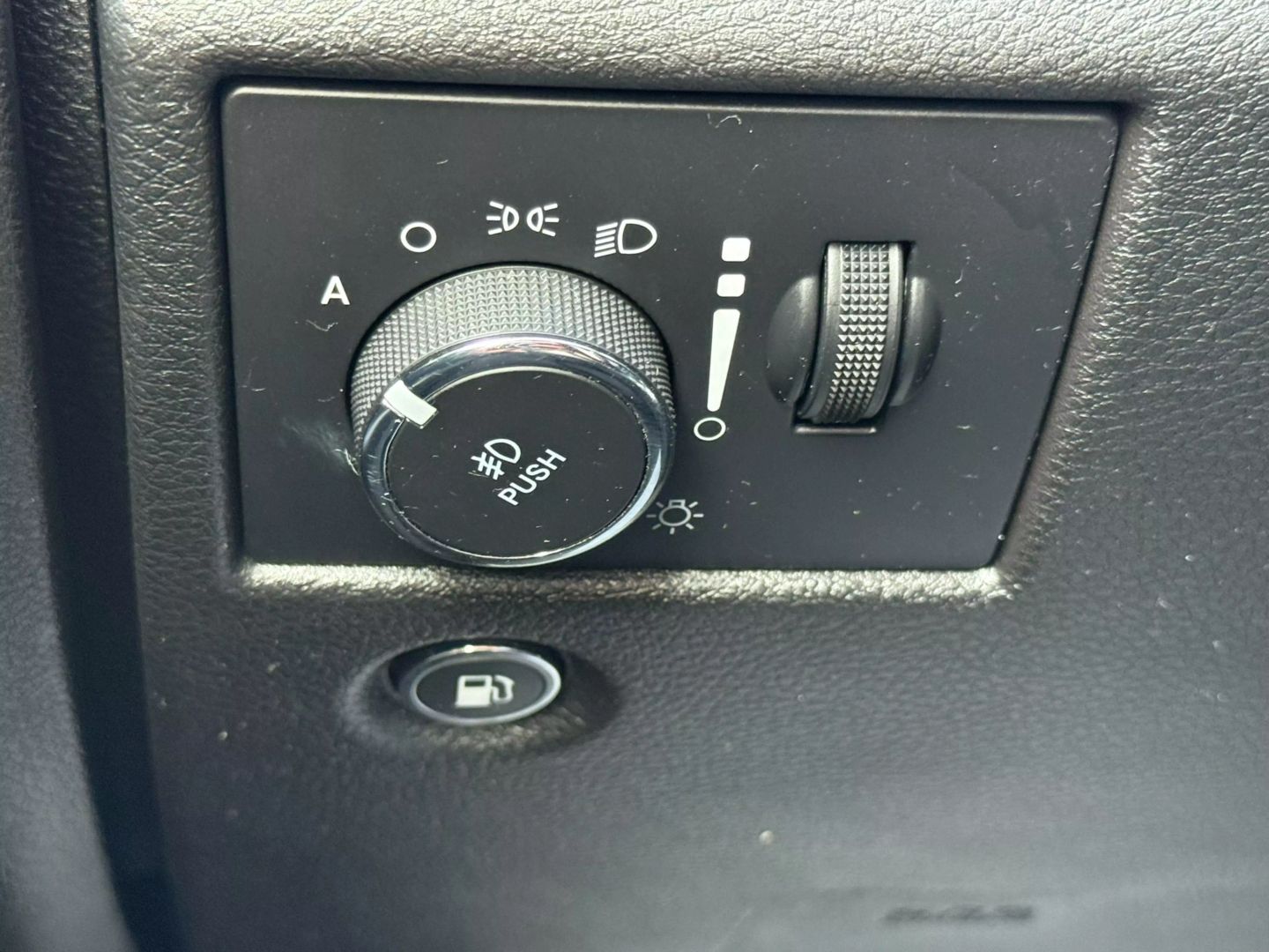 2018 Jeep Grand Cherokee - Image 41