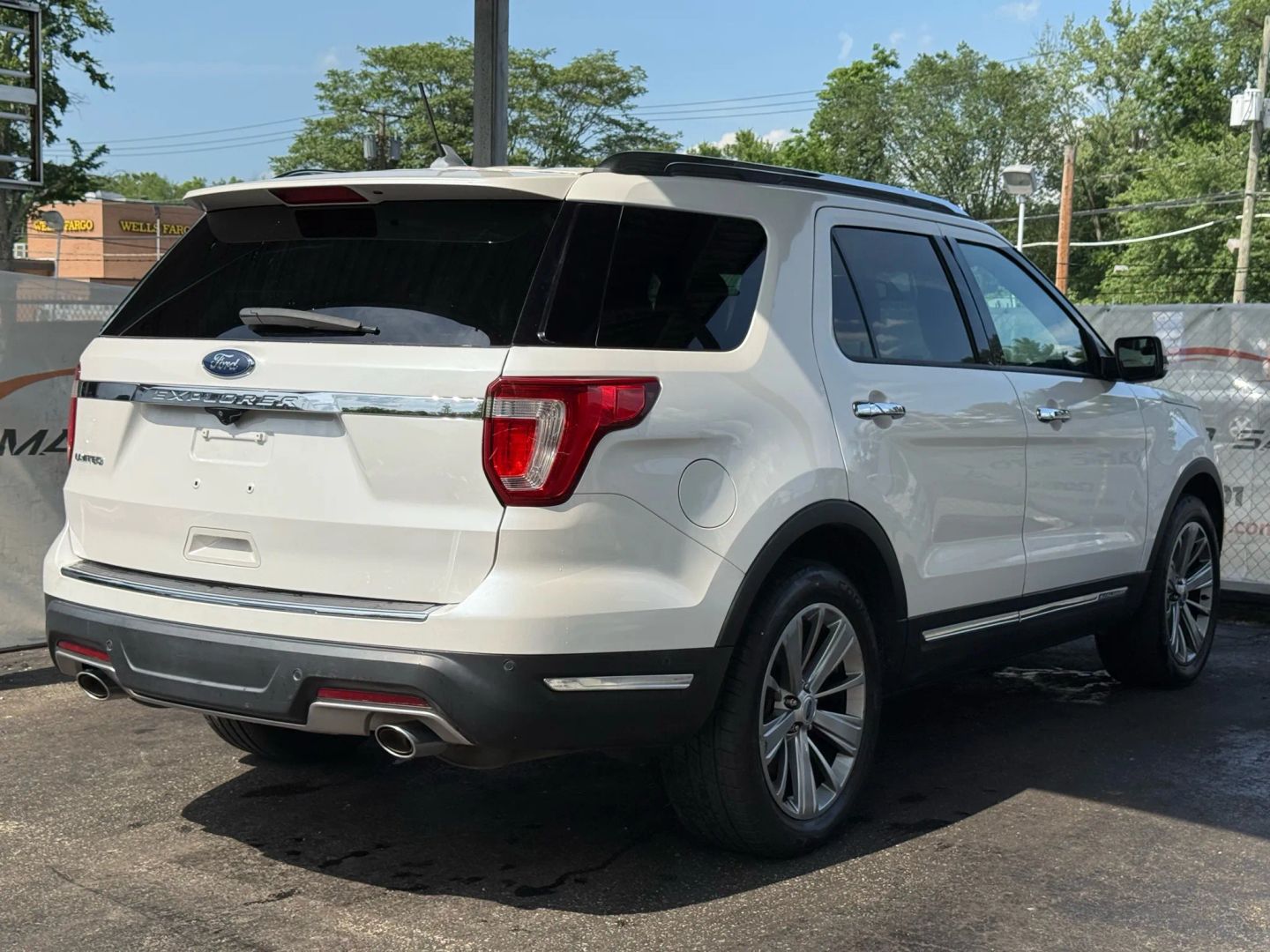 2018 Ford Explorer - Image 11