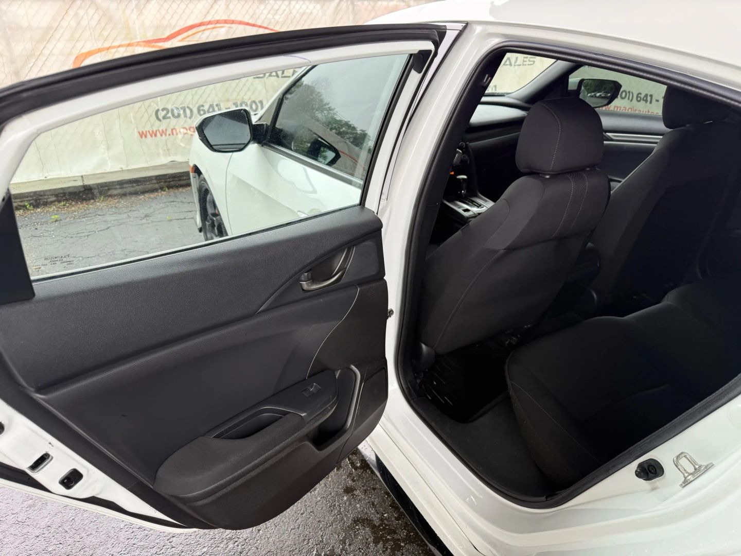 2018 Honda Civic - Image 17