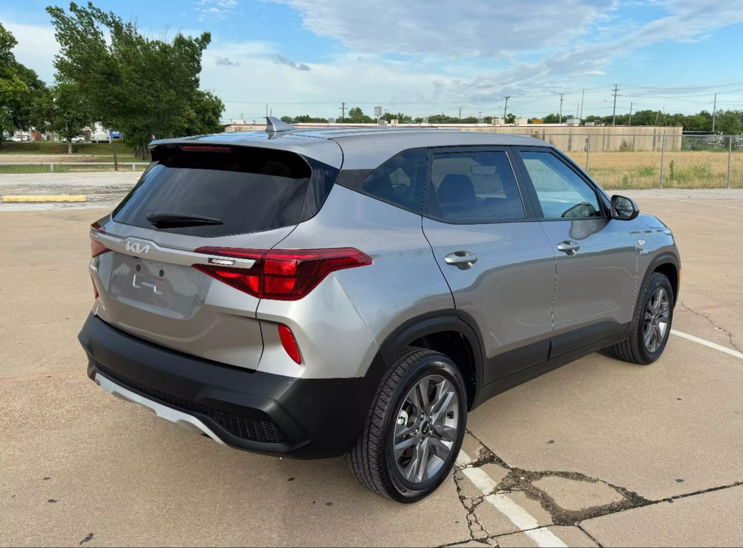 2023 Kia Seltos - Image 6