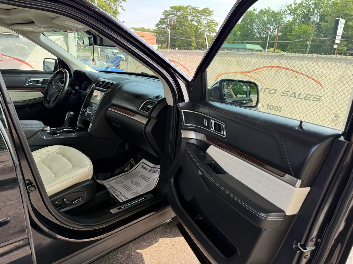 2018 Ford Explorer - Image 27