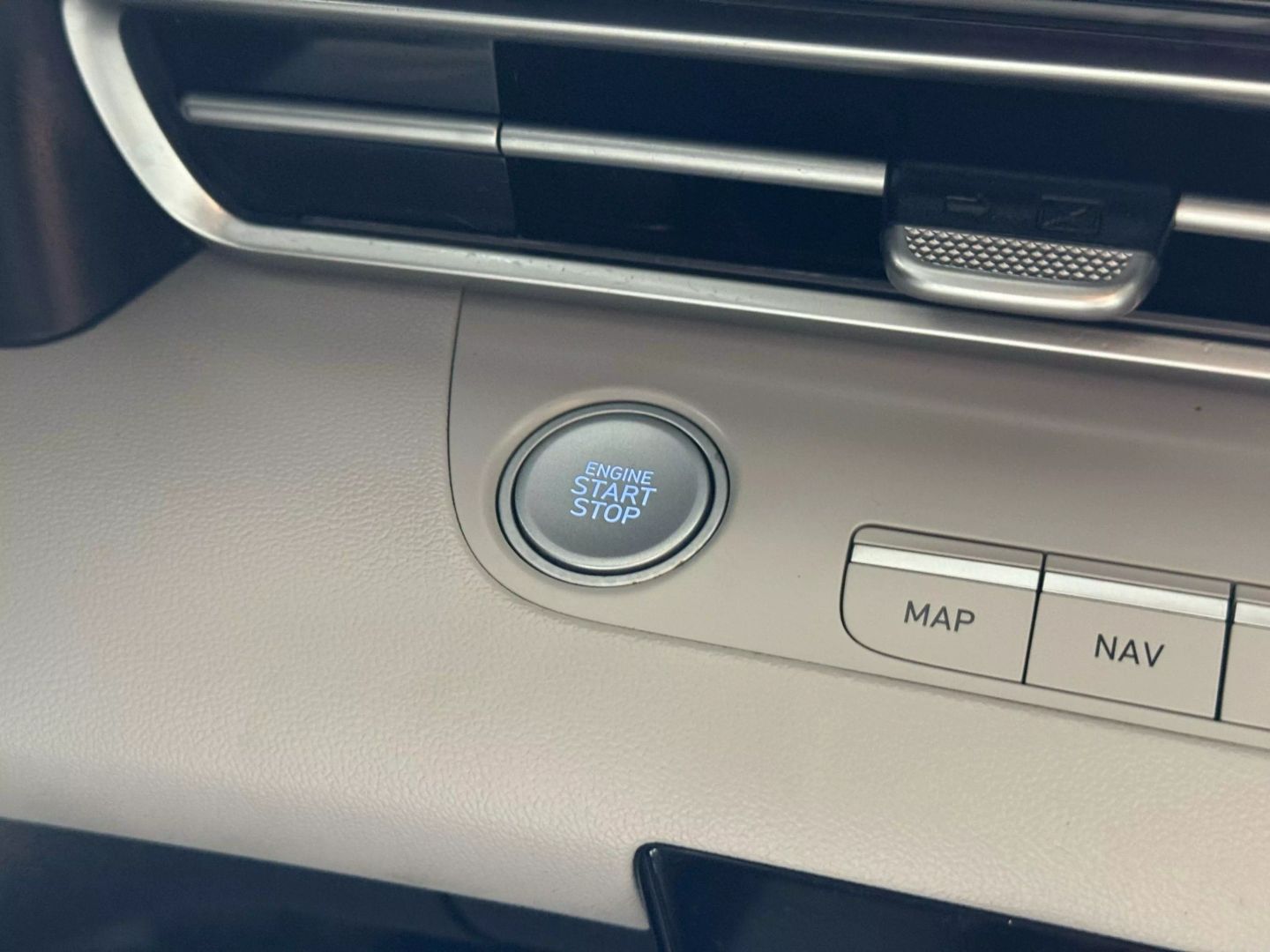 2021 Hyundai Elantra - Image 31