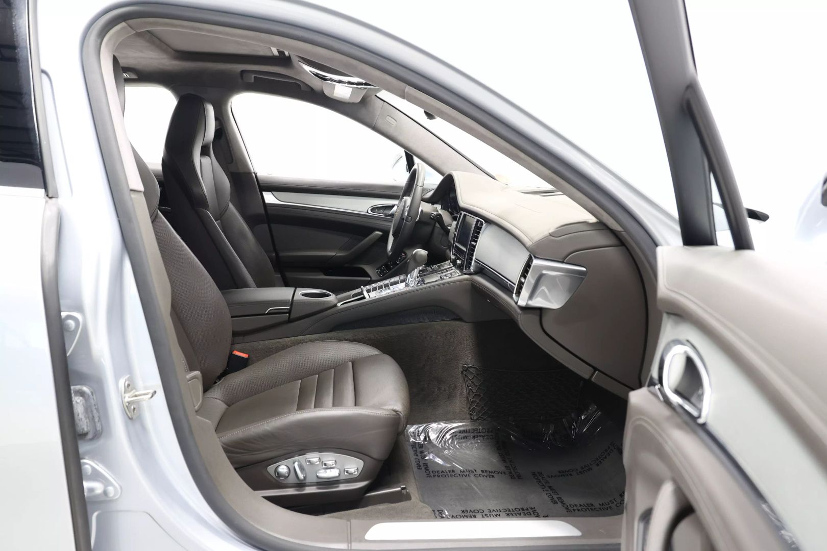 2014 Porsche Panamera - Image 104
