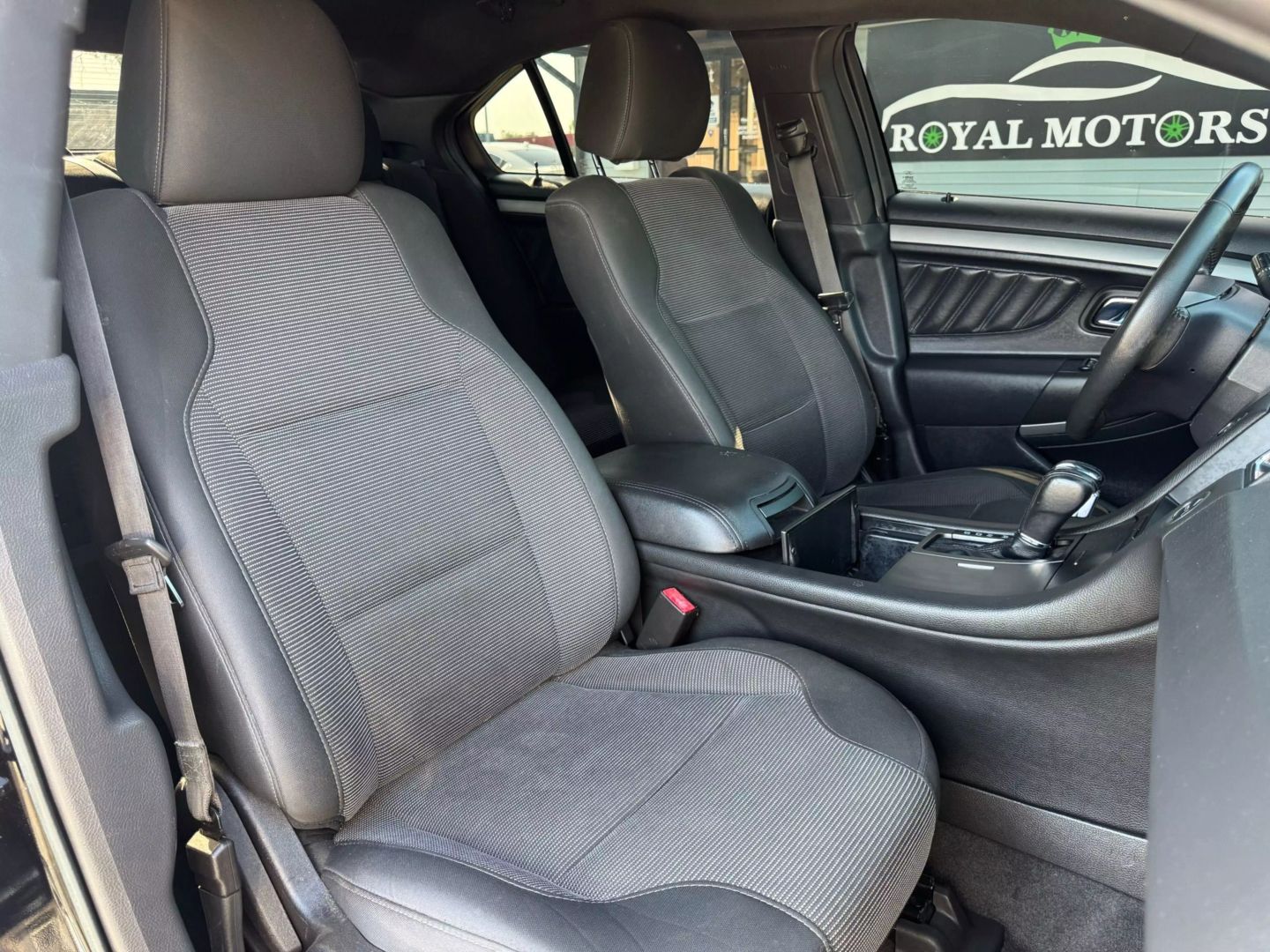 2016 Ford Taurus - Image 18