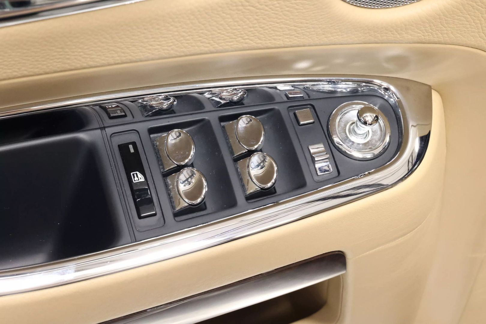2010 Rolls-royce Ghost - Image 10
