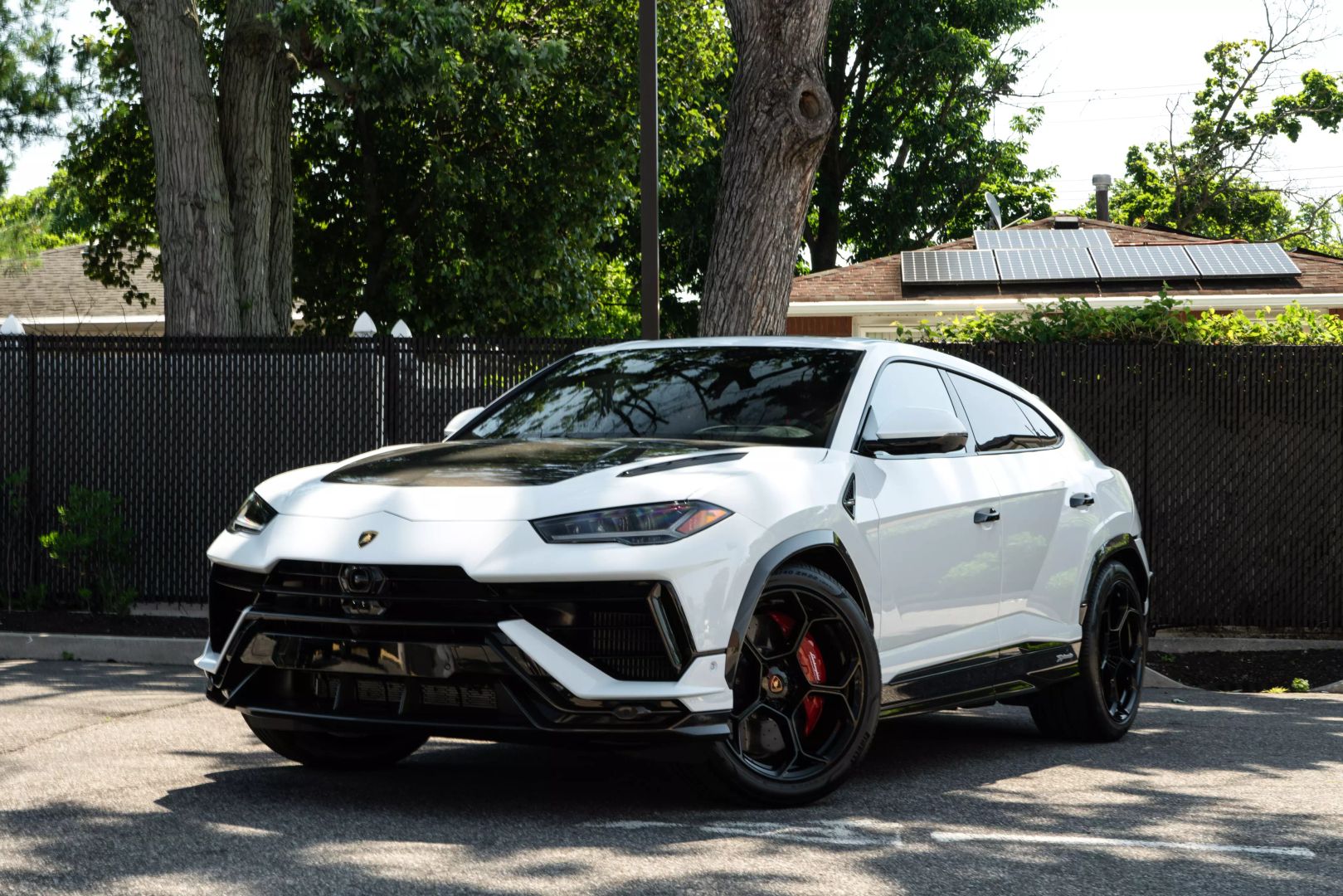 2024 Lamborghini Urus - Image 1