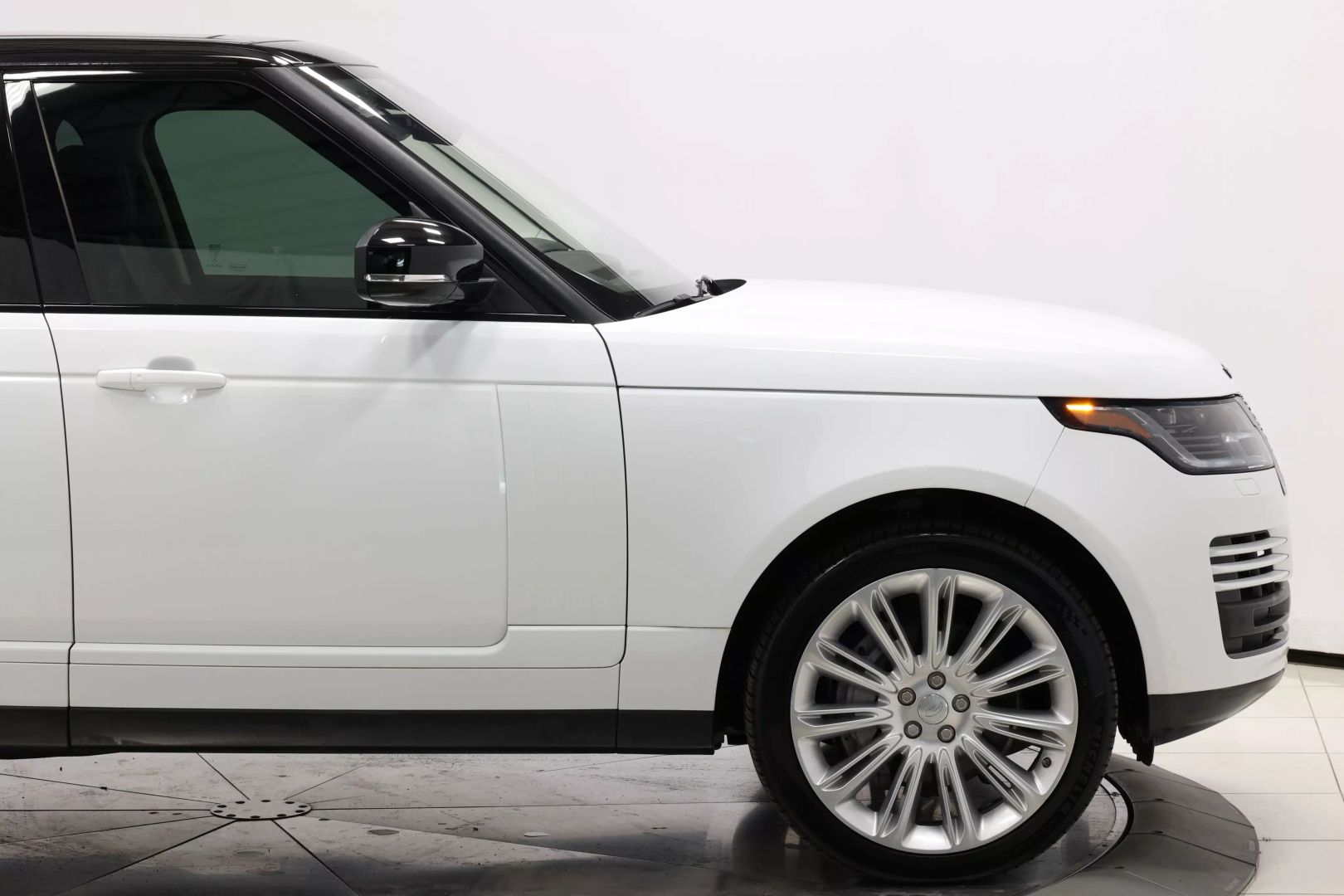 2018 Land Rover Range Rover - Image 75