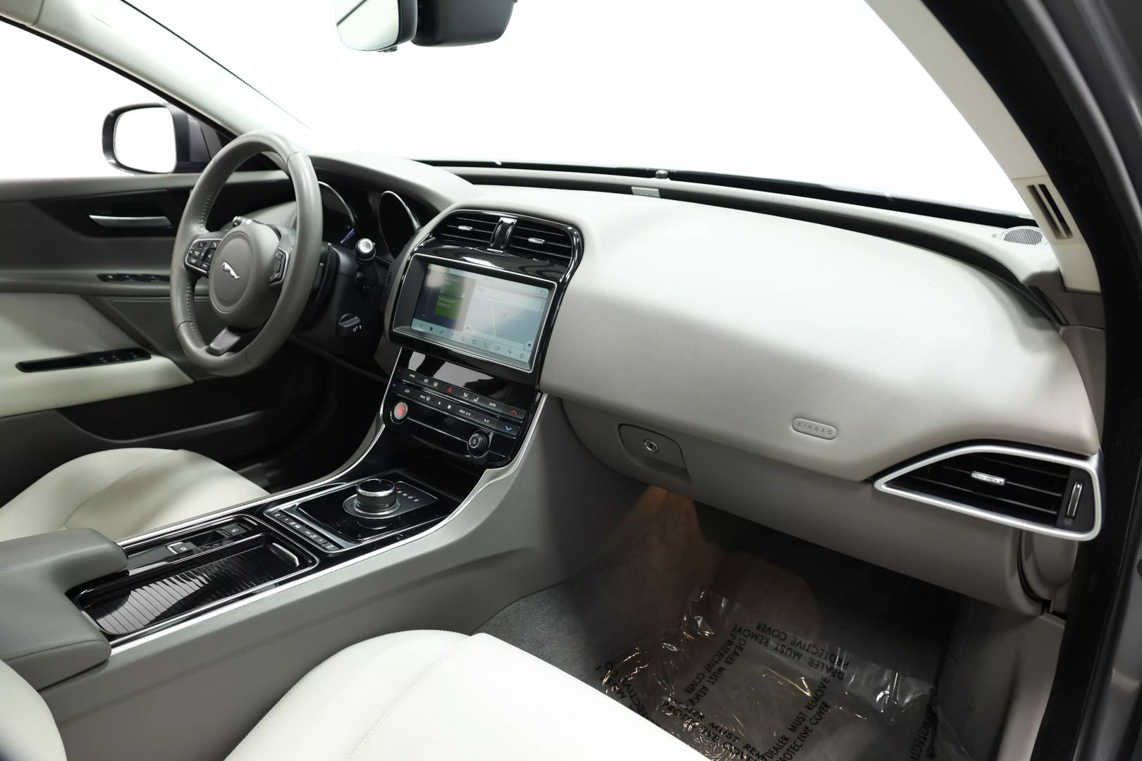 2019 Jaguar Xe - Image 90