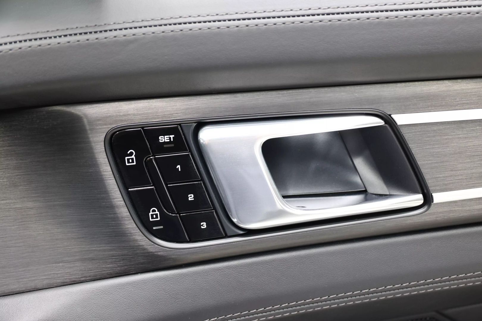 2020 Porsche Panamera - Image 93