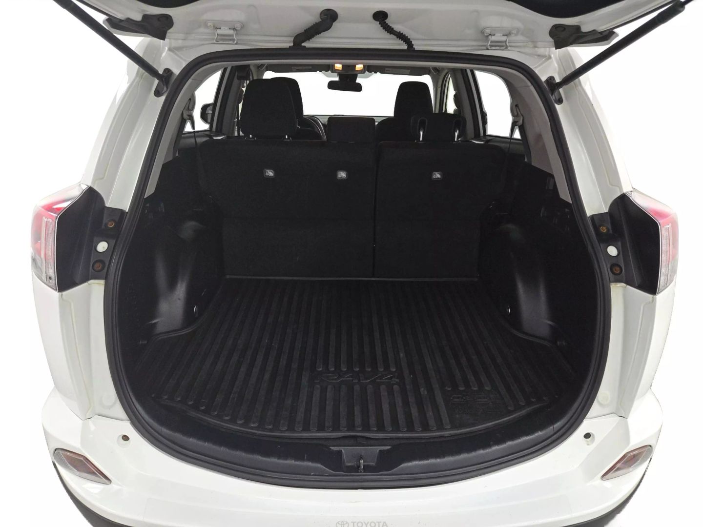 2018 Toyota Rav4 - Image 11