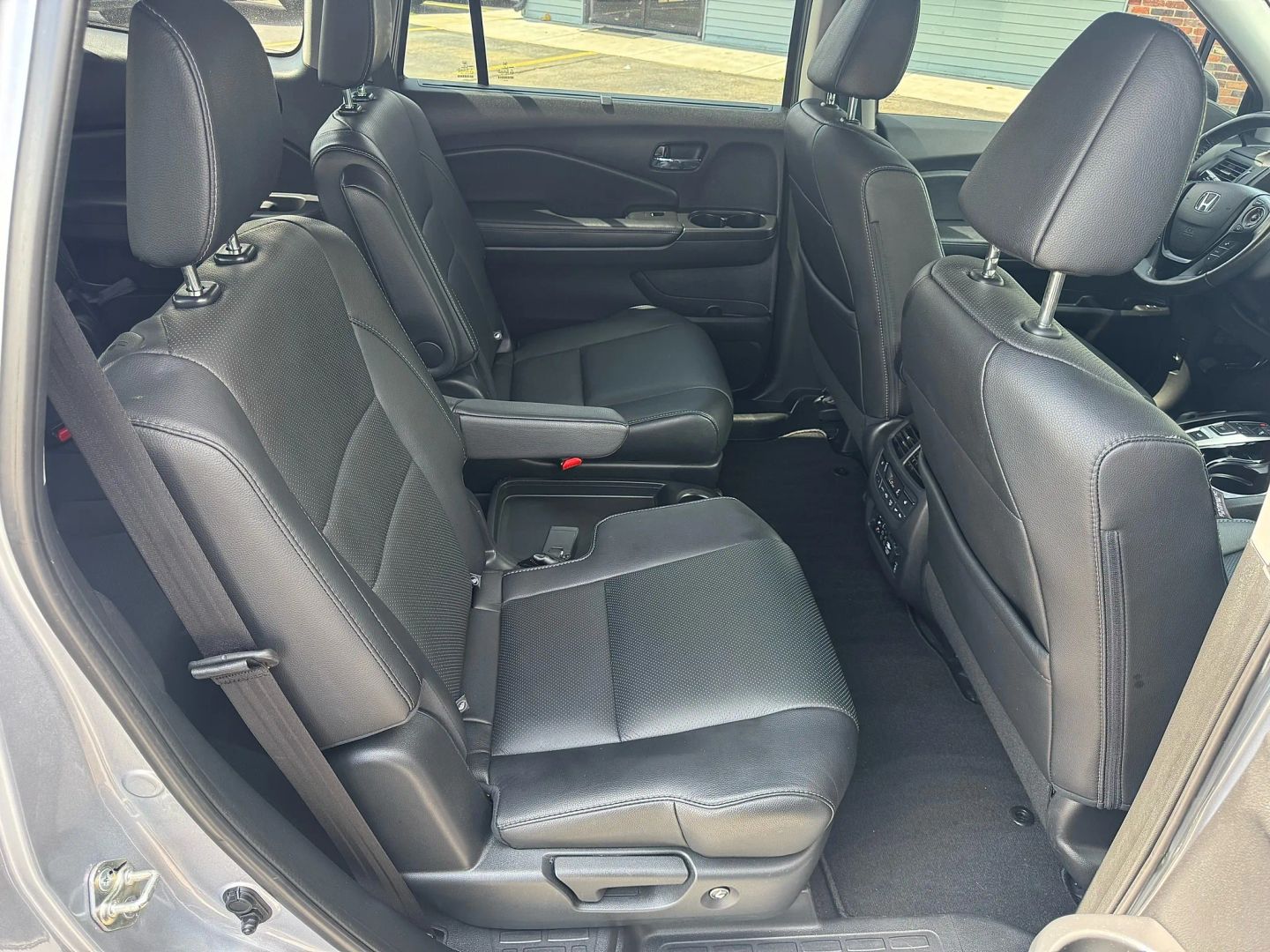 2018 Honda Pilot - Image 15