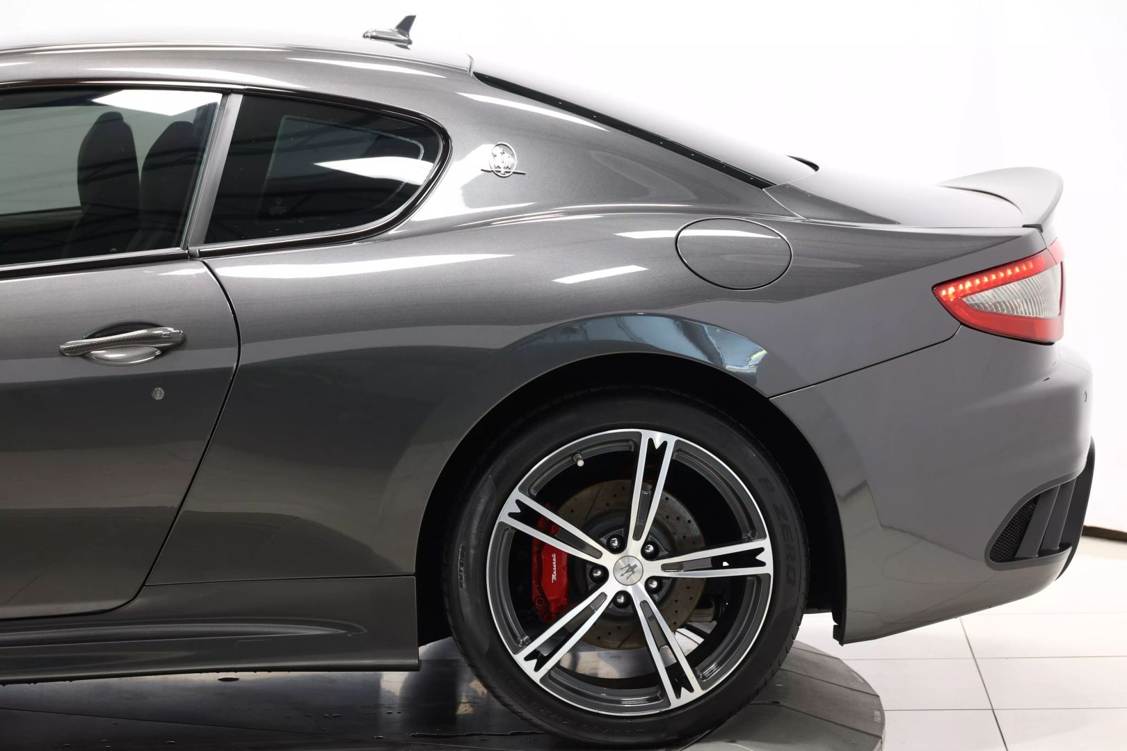 2014 Maserati Granturismo - Image 8