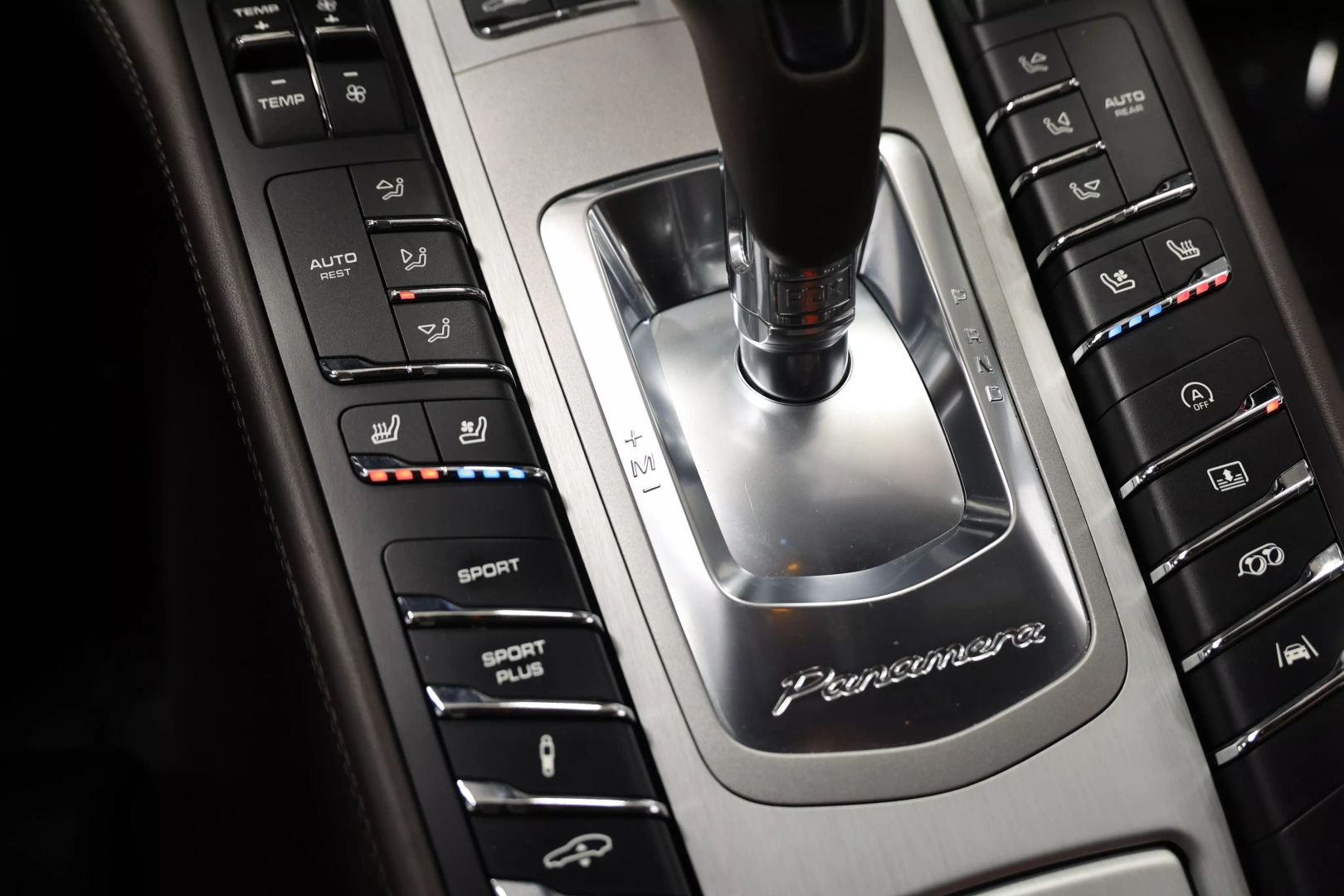 2014 Porsche Panamera - Image 44