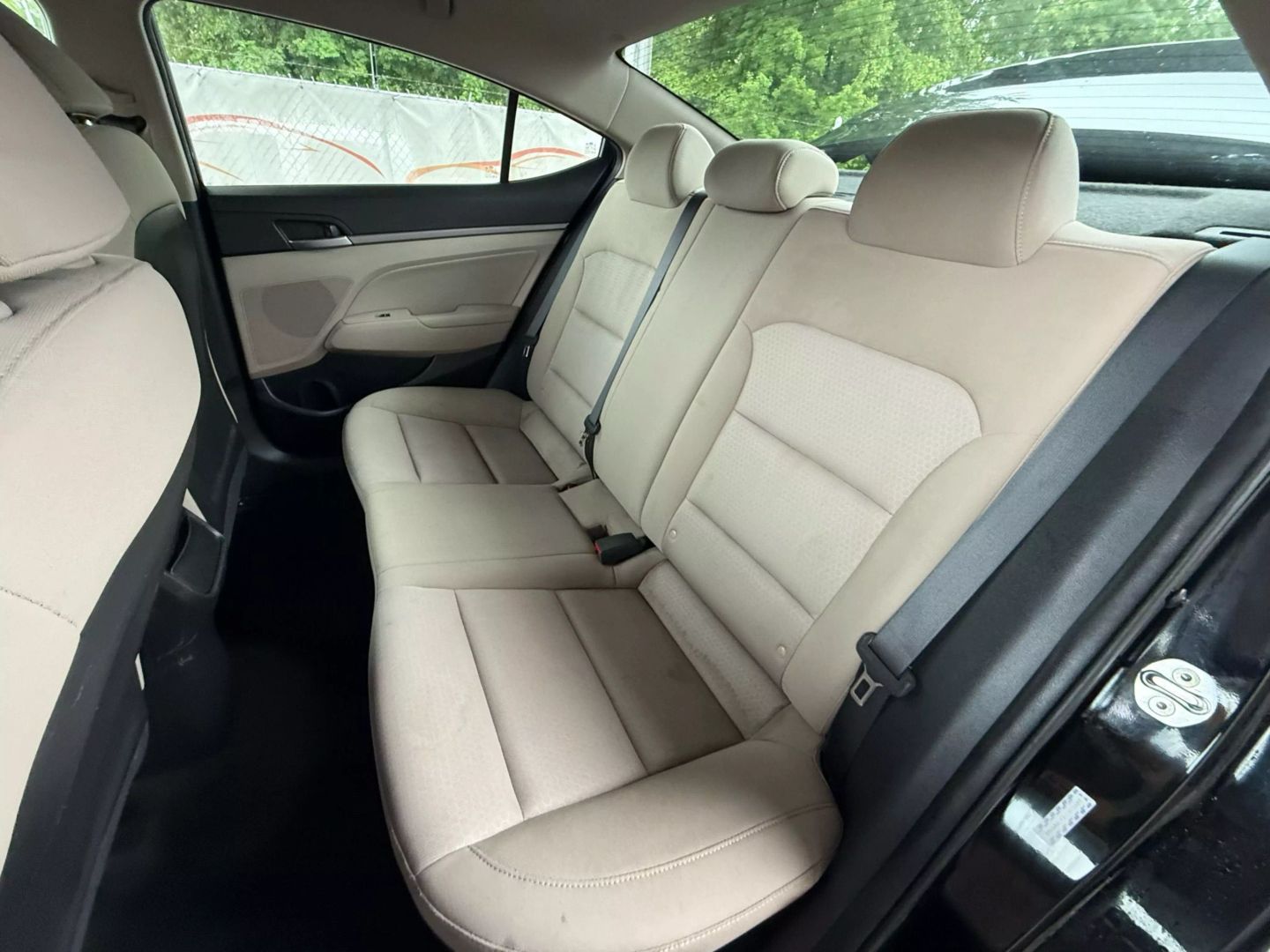 2018 Hyundai Elantra - Image 19