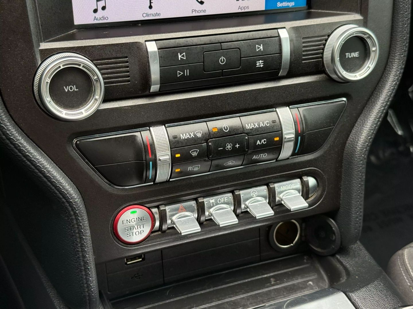 2019 Ford Mustang - Image 39