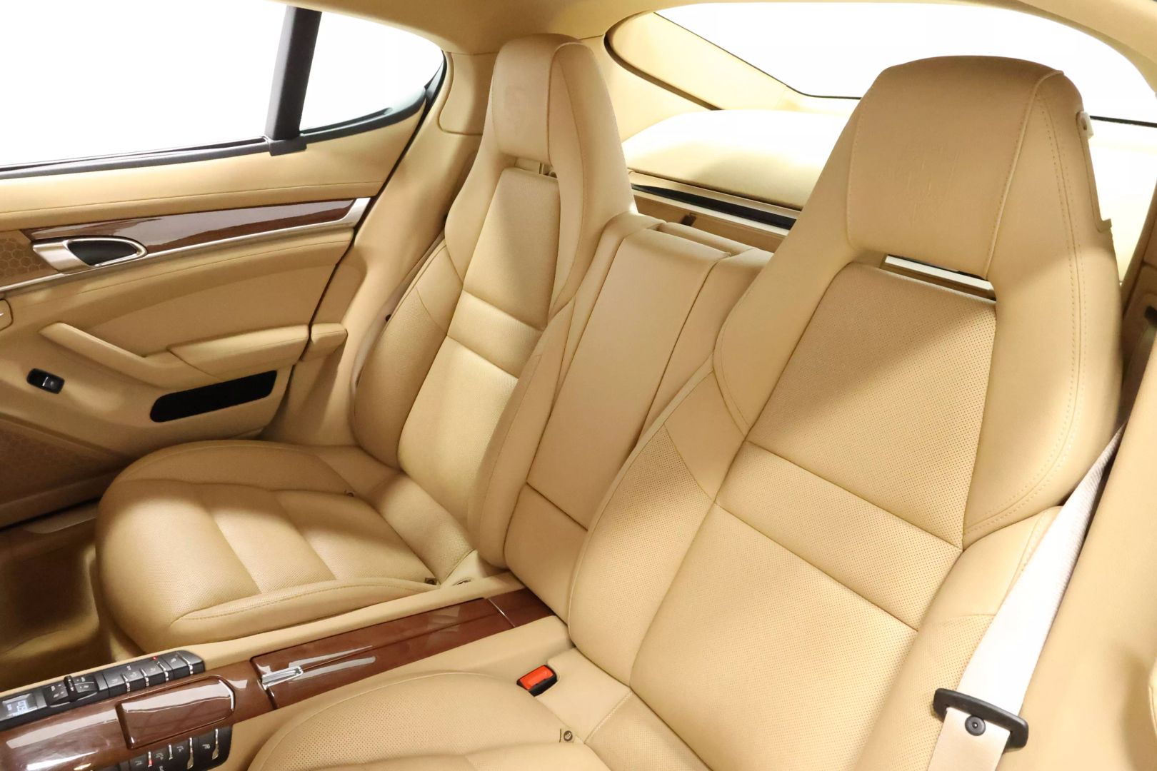 2014 Porsche Panamera - Image 55