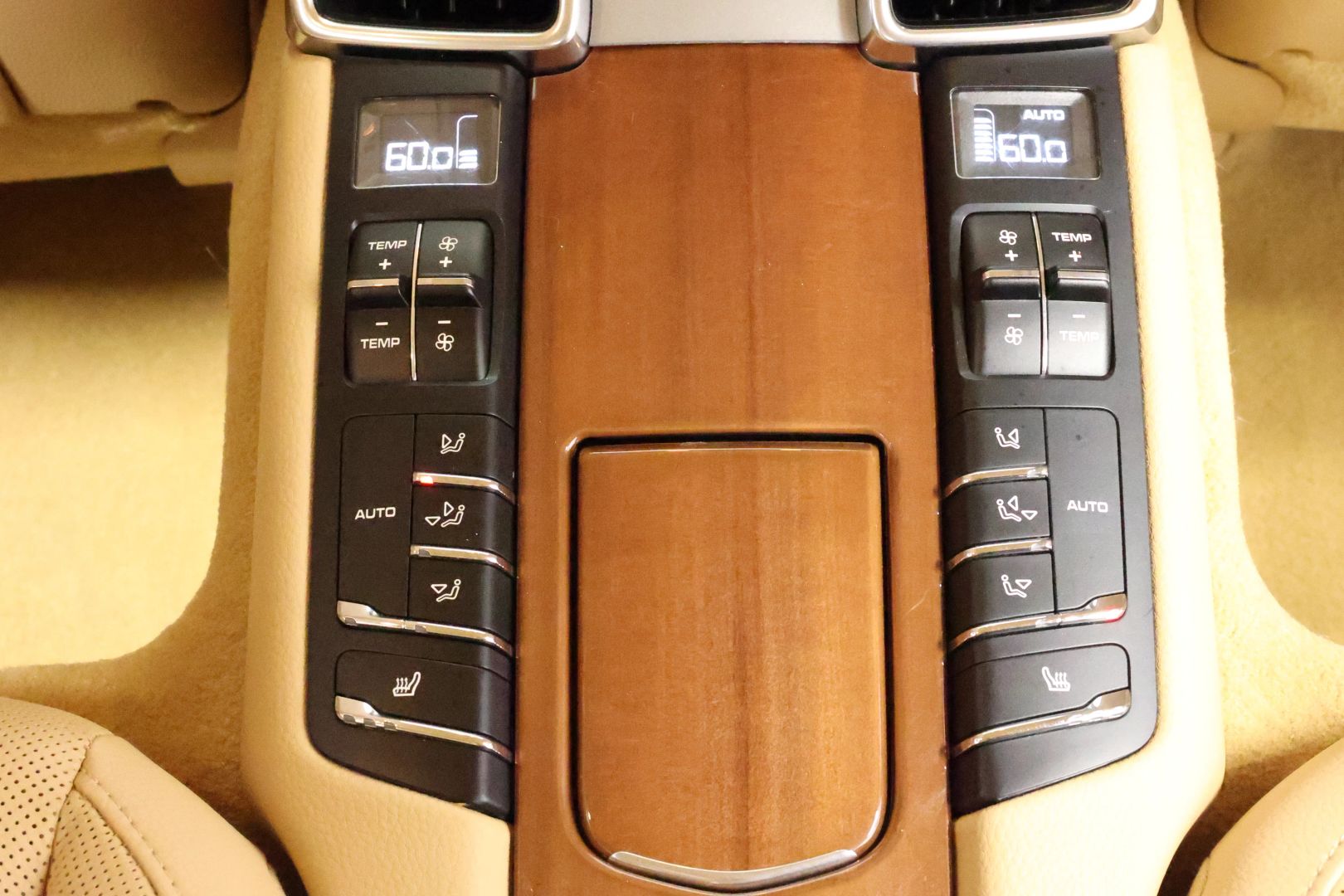 2014 Porsche Panamera - Image 89