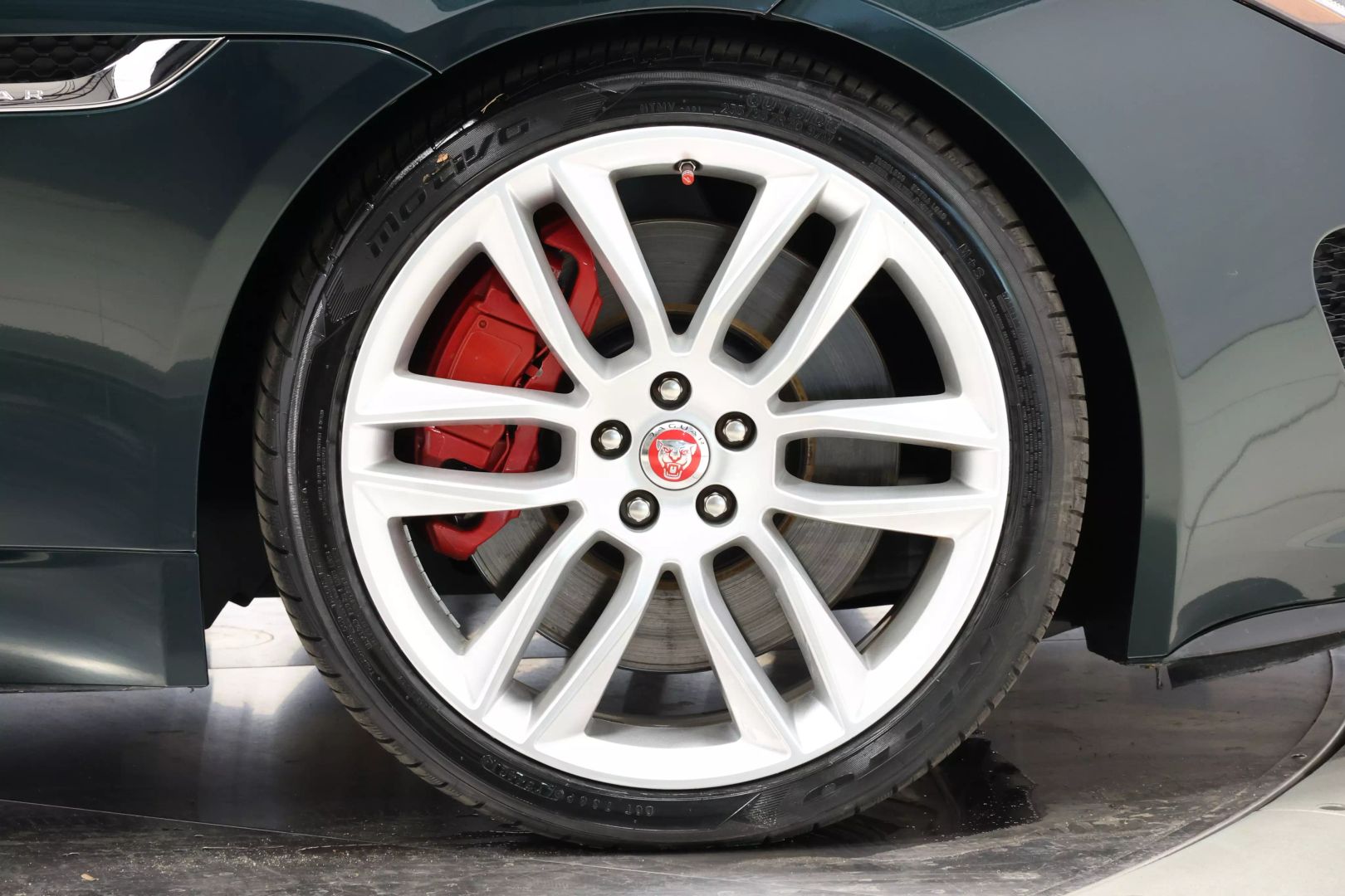 2015 Jaguar F-type - Image 82