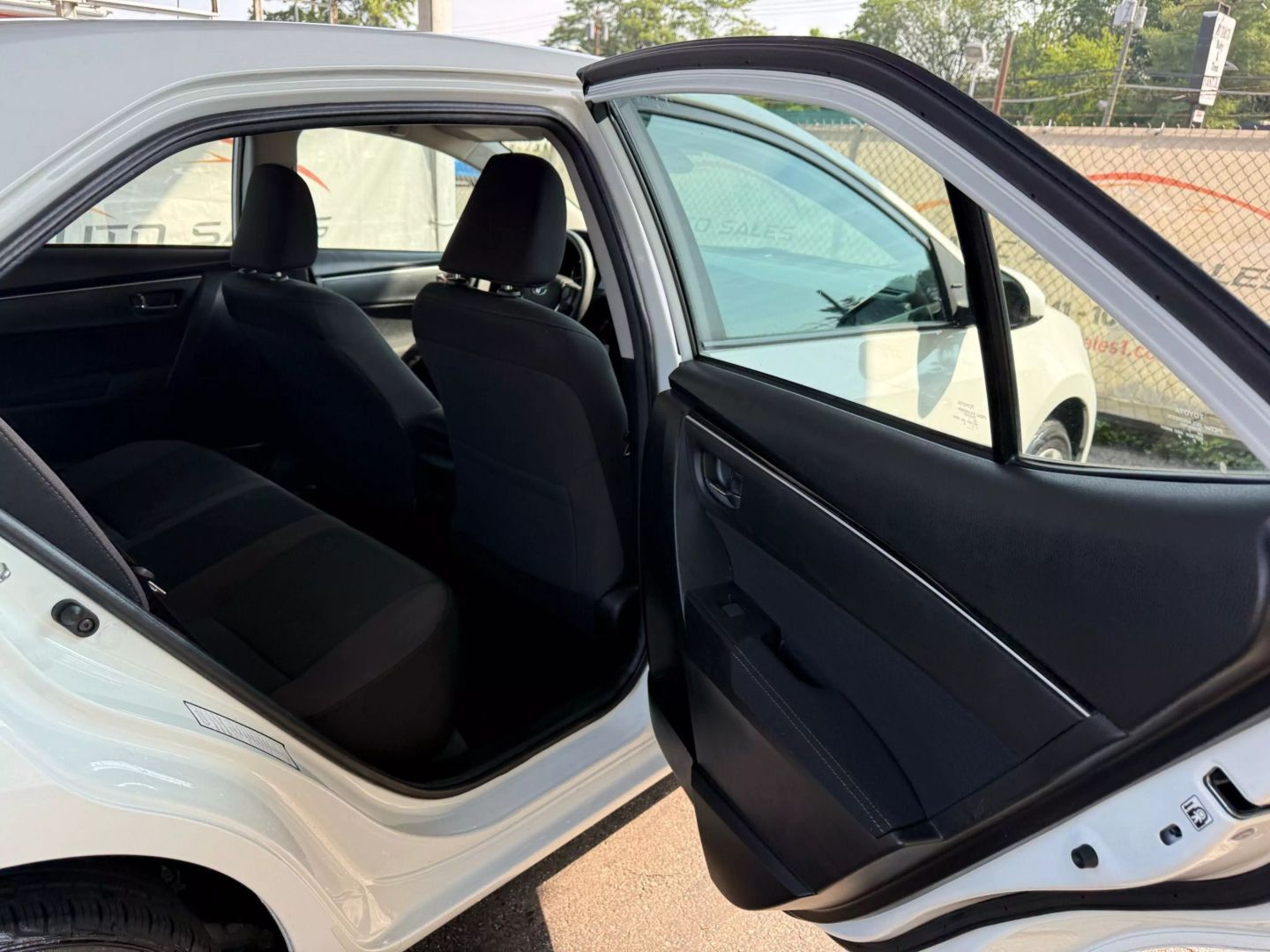 2018 Toyota Corolla - Image 21