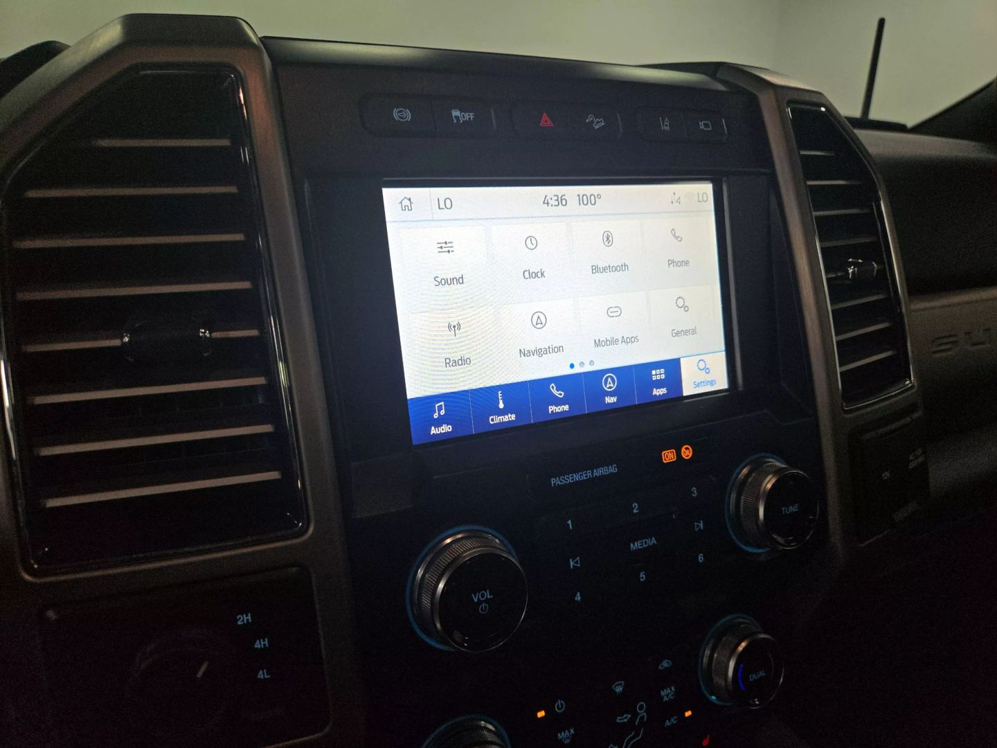 2021 Ford F450 Super Duty Crew Cab - Image 27