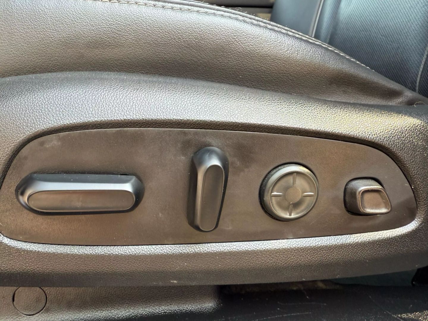 2020 Buick Enclave - Image 20