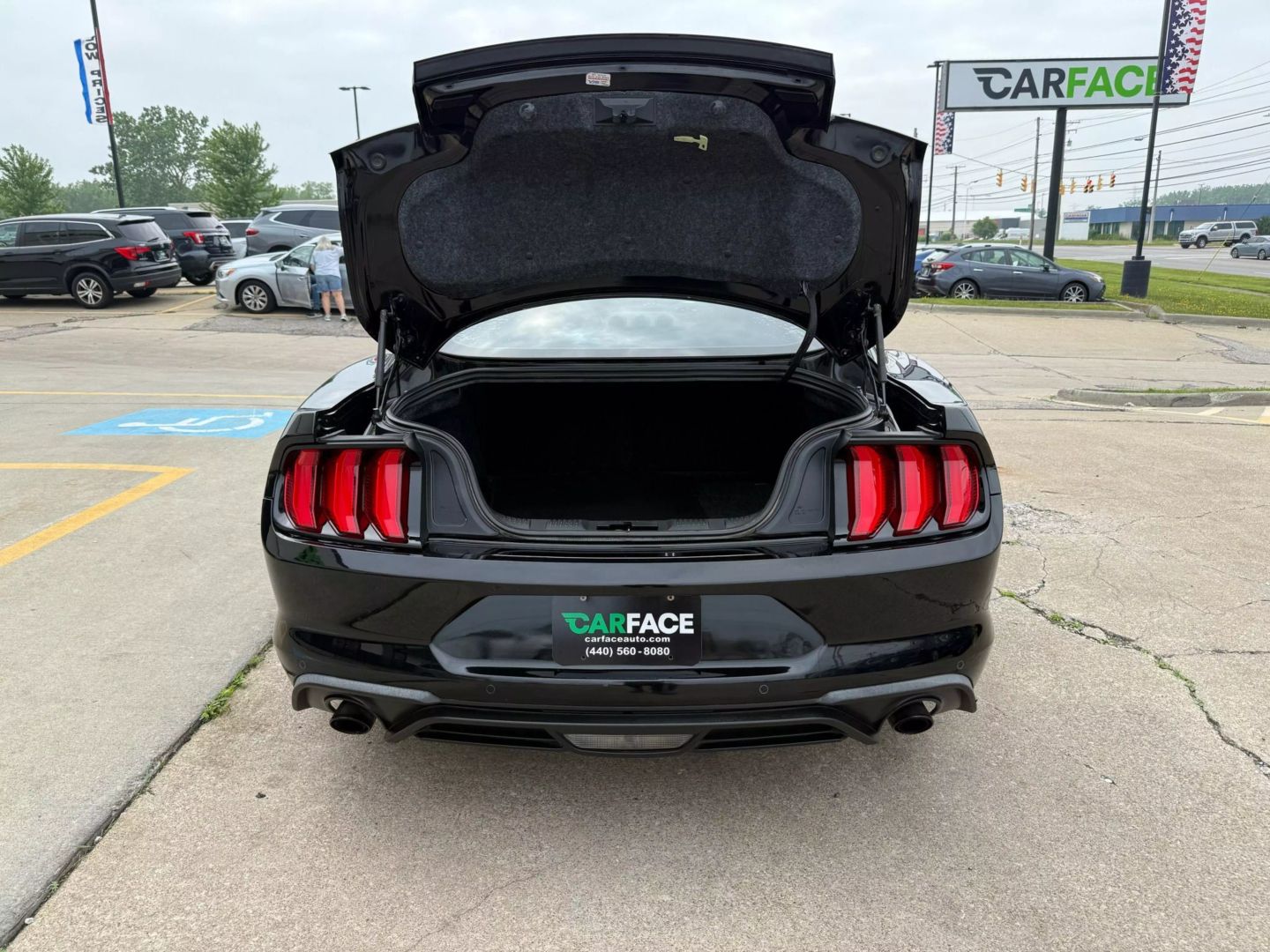 2019 Ford Mustang - Image 12