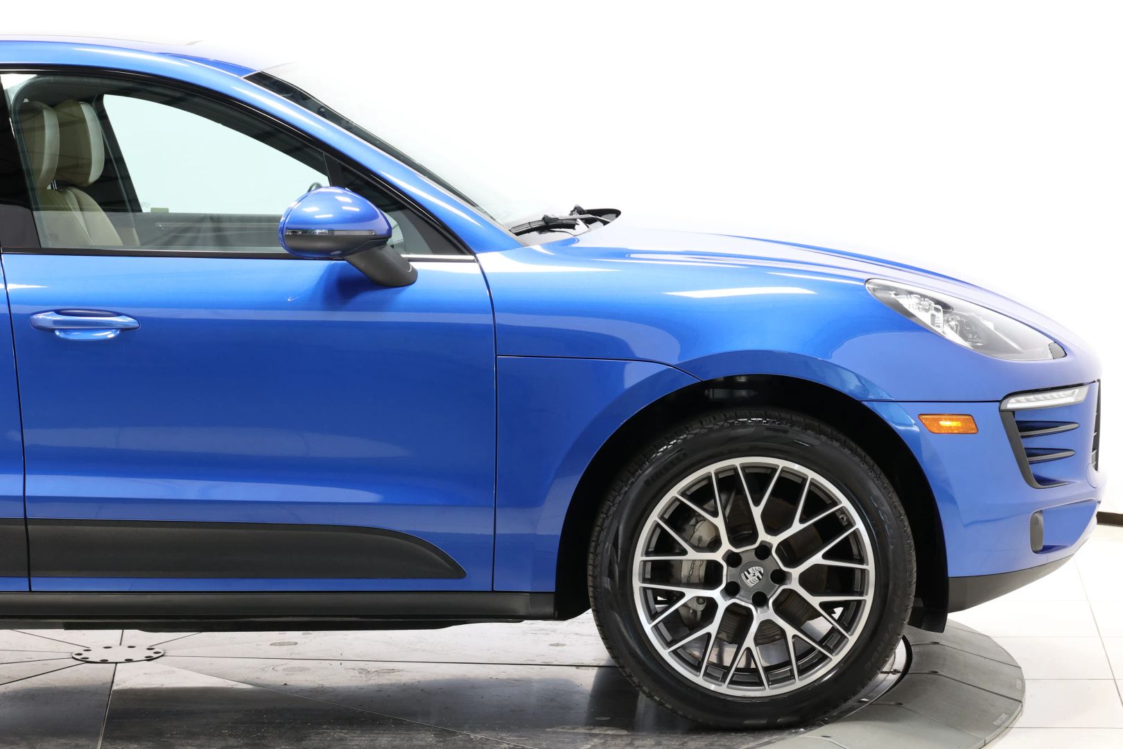 2017 Porsche Macan - Image 69
