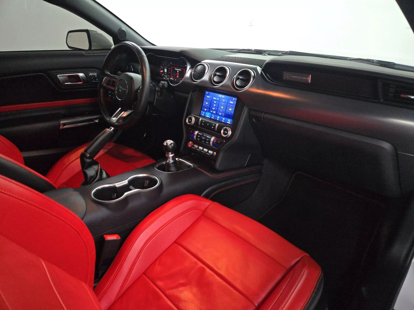 2021 Ford Mustang - Image 25