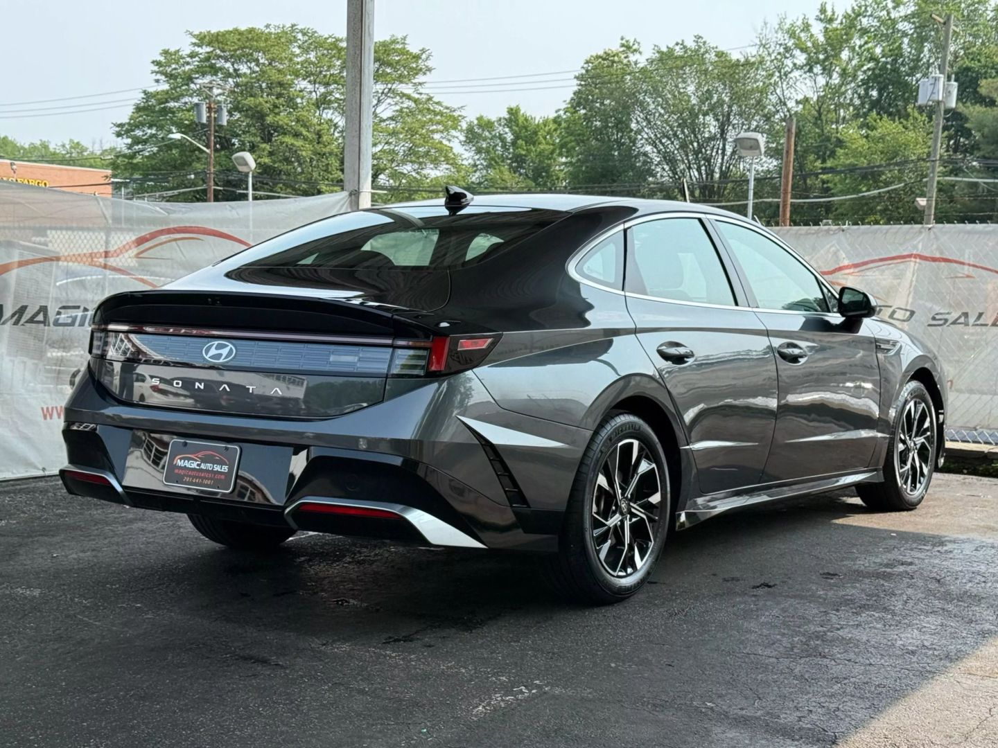 2025 Hyundai Sonata - Image 9