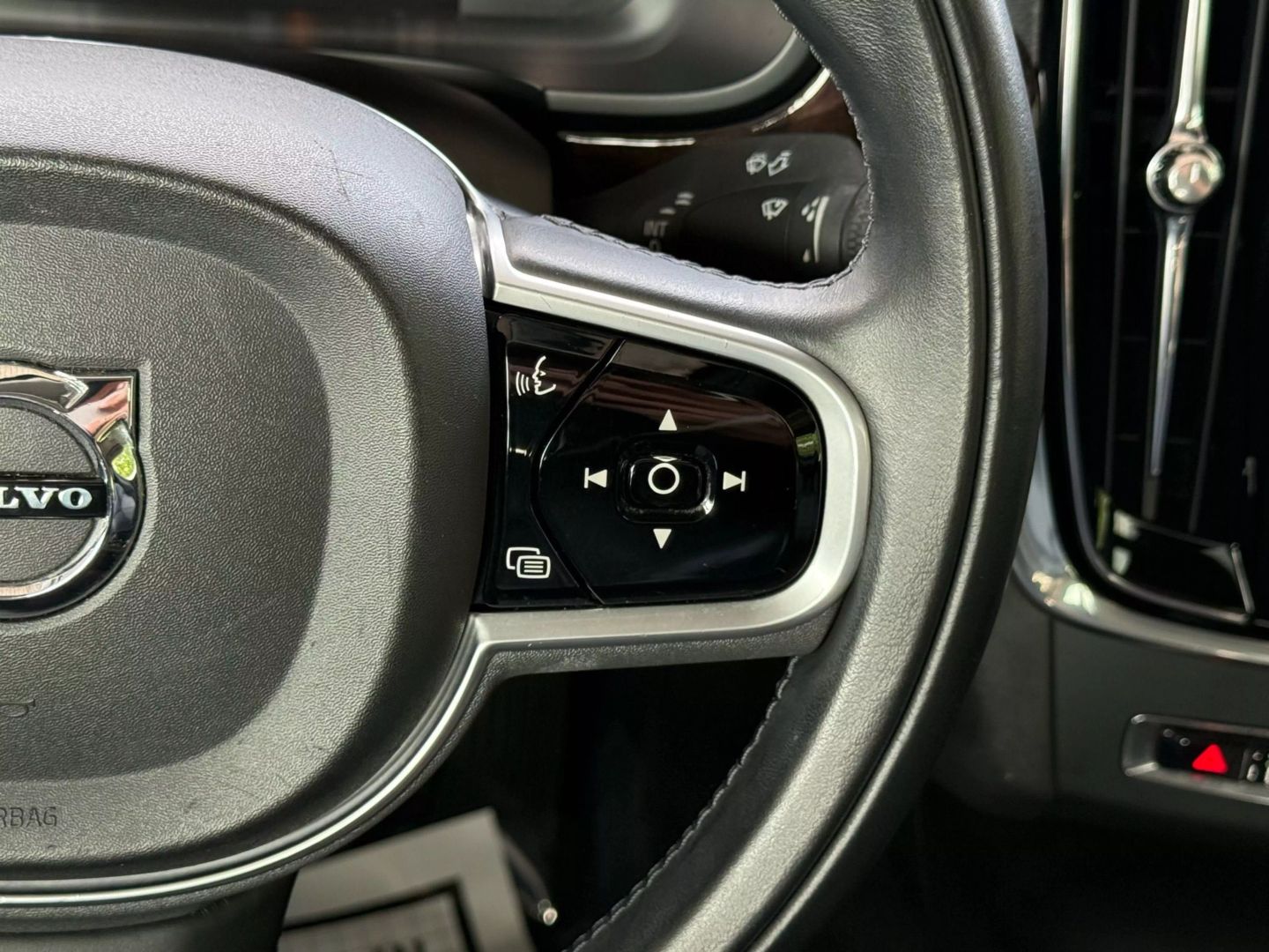 2018 Volvo S90 - Image 35